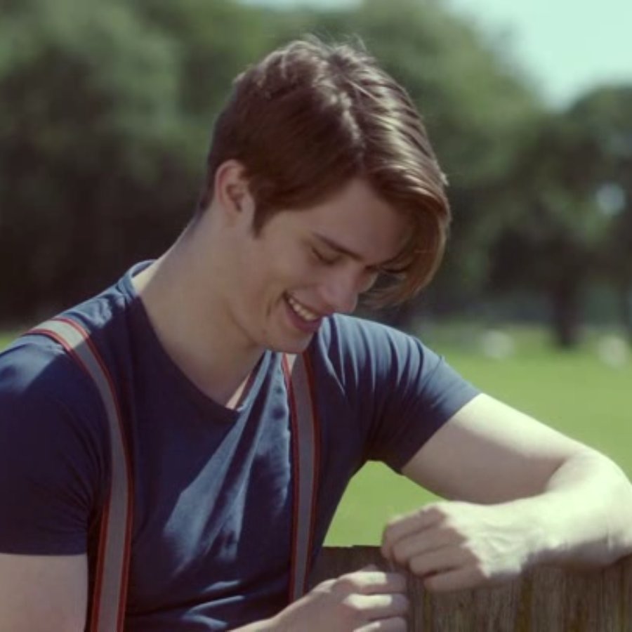 SabbiBou's tweet photo. Being a bit shy about sharing that beautiful smile, it feels like such a Nicholas' thing to do... this cutie pie, i swear 🥺 #whatamiwatchingjustforhim #cannothelpit #ijustmisshim https://t.co/xwxfe4vHq3