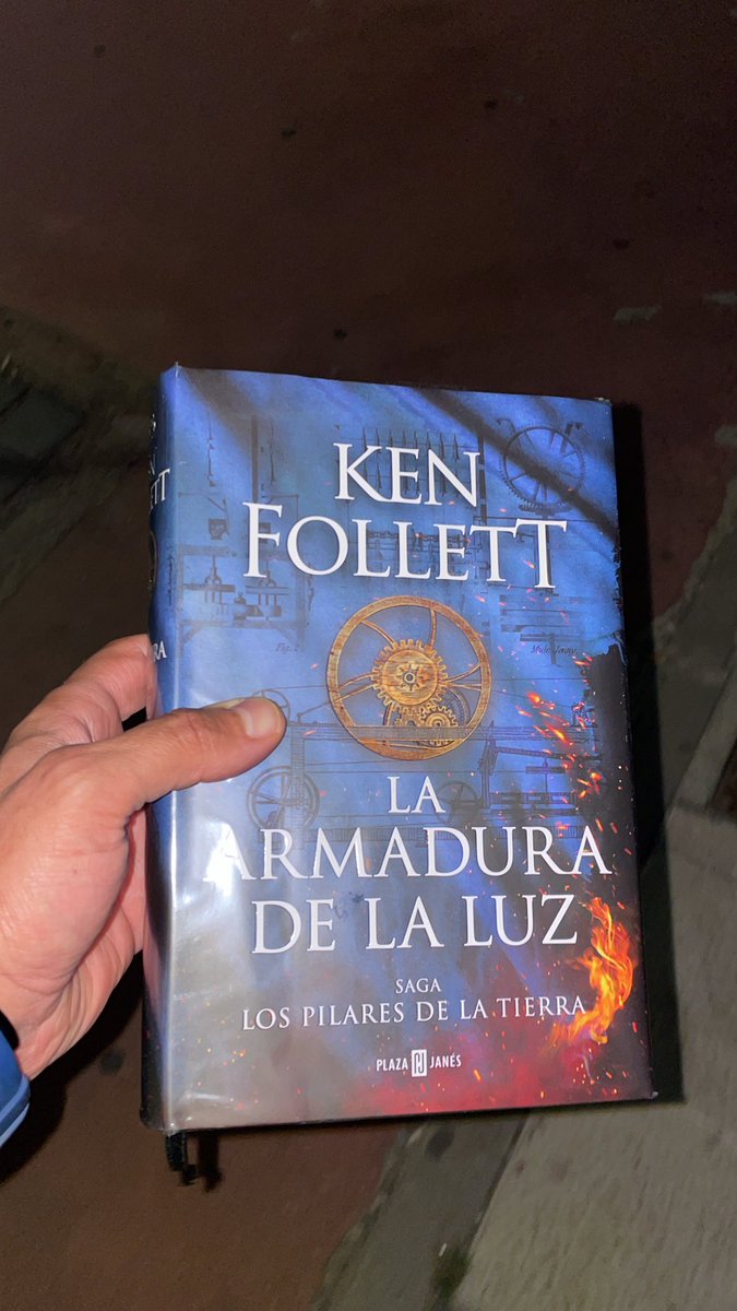 JuanmaGL13's tweet photo. @KMFollett Disfrutando al máximo con la lectura de mi escritor favorito!!! Gracias 🤩 https://t.co/waUY6VghAL