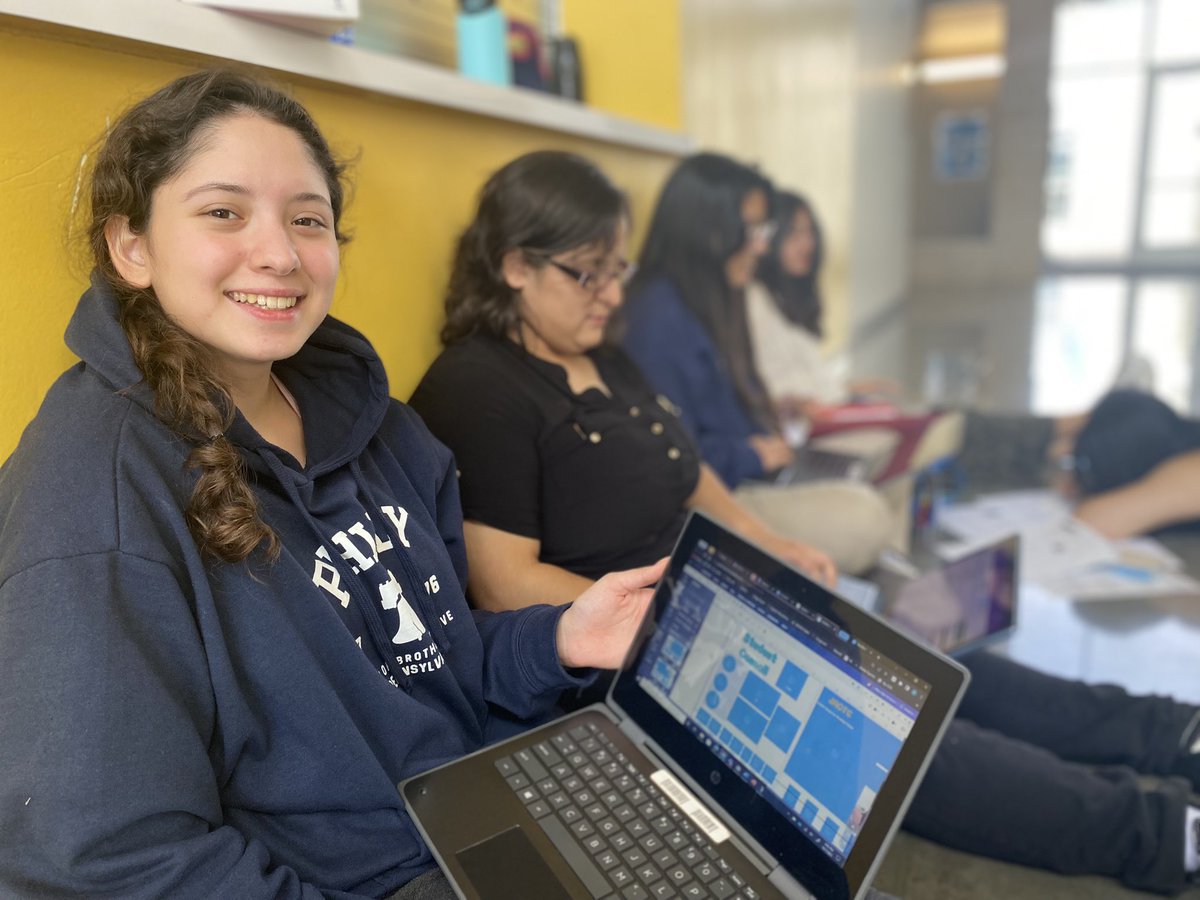 Milby HS Library ♥️📚📖 📝🌱🌎🌳✌️🦋♻️🐱🐶 tweet media