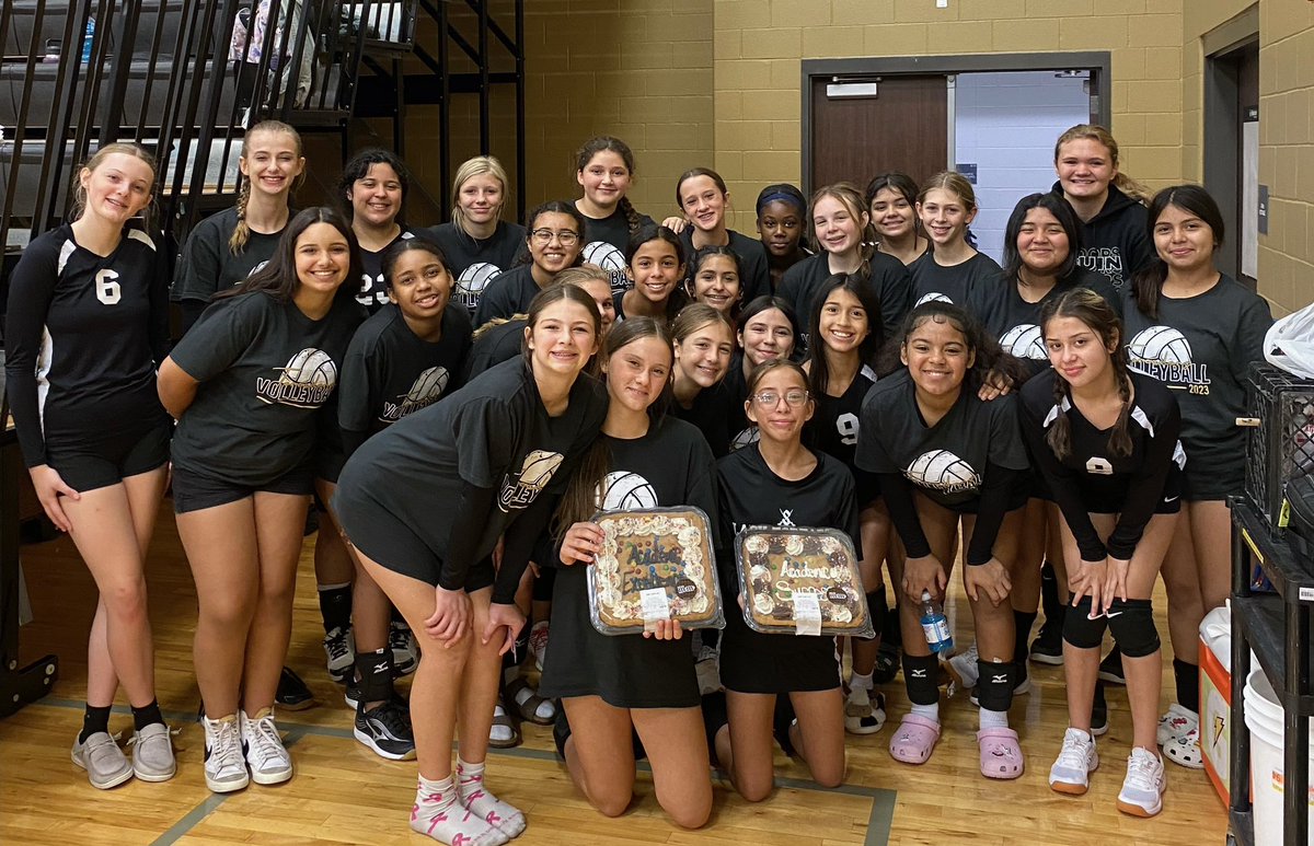 LadyToreadors's tweet photo. 100% pass rate for 7th grade Volleyball! Great work in the classroom! #AcademicExcellence #ChampionsInTheClassroom https://t.co/j1Tc0FL0tA