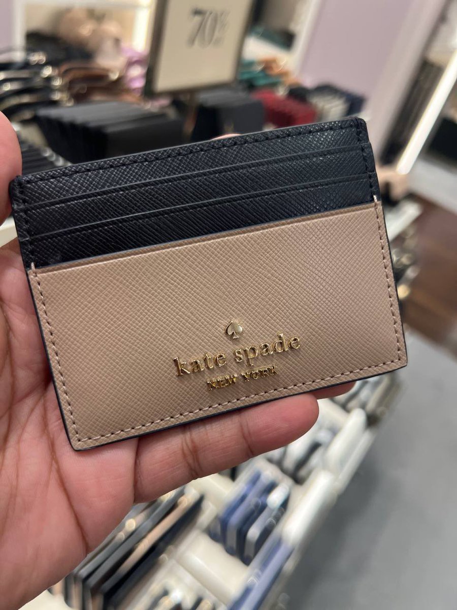 I NAK BELANJA CARDHOLDER NI 😍😍😍

RT &amp; I’ll choose 1 winner ❤️