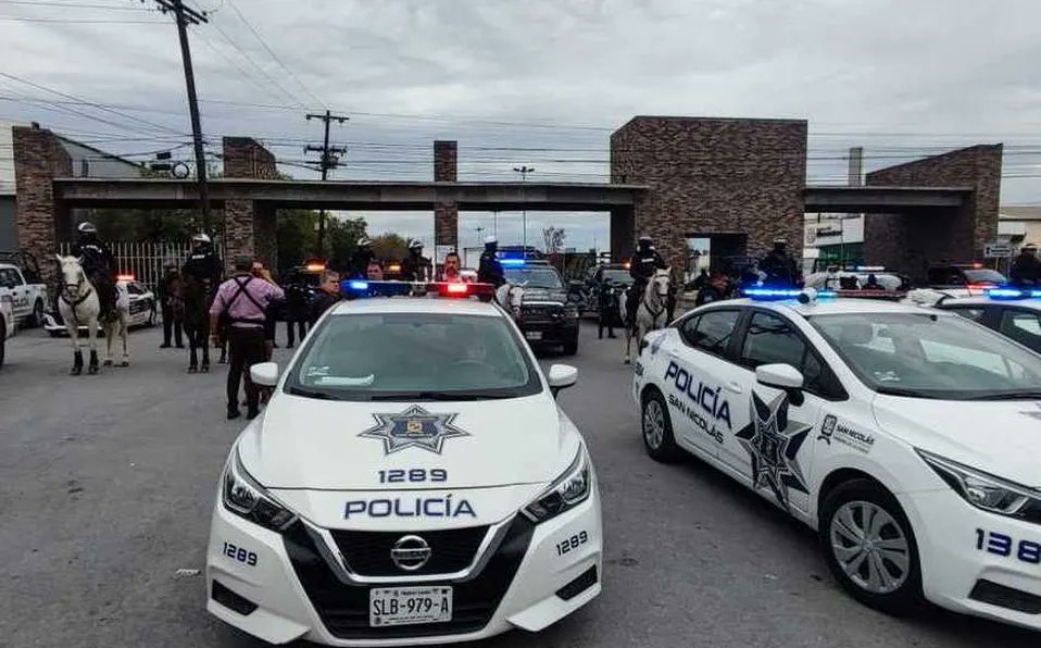 telediariomty's tweet photo. Policías municipales de San Nicolás RESGUARDAN corporación ante rumor de toma de control de Fuerza Civil

https://t.co/KipPZGG8hd https://t.co/Kpv9q20DBT