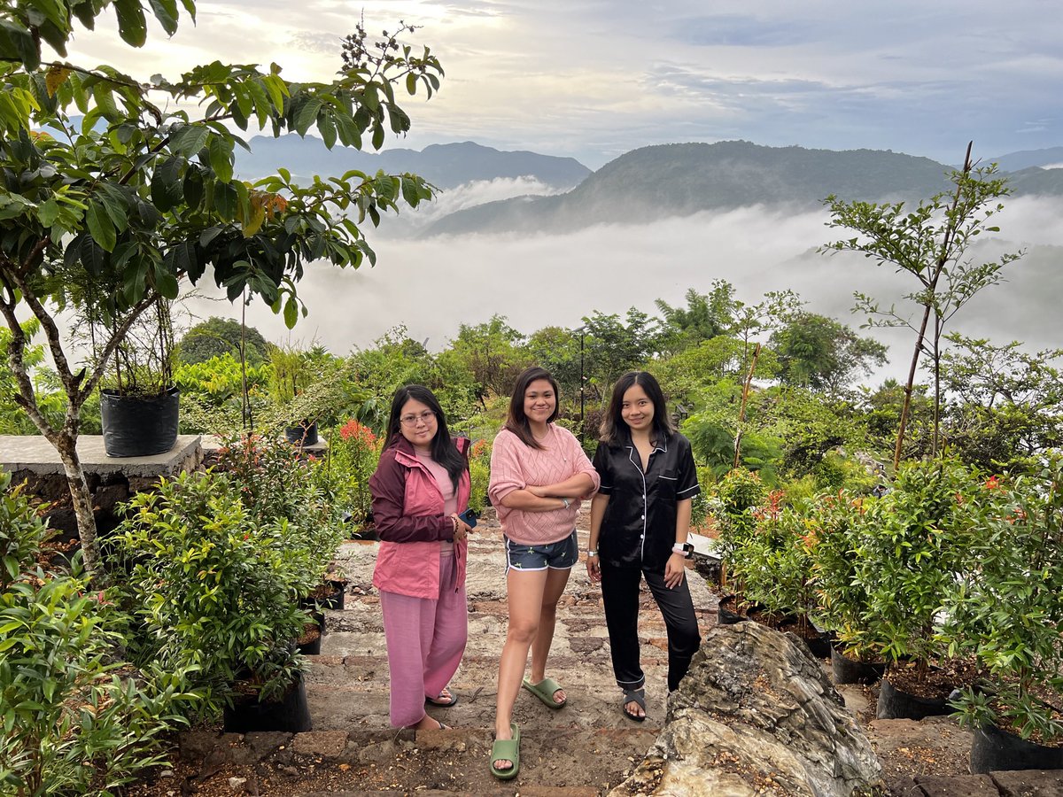 k3meow's tweet photo. with my girls 🤍 #since2011 #forkeeps https://t.co/bOlsSVdaYr