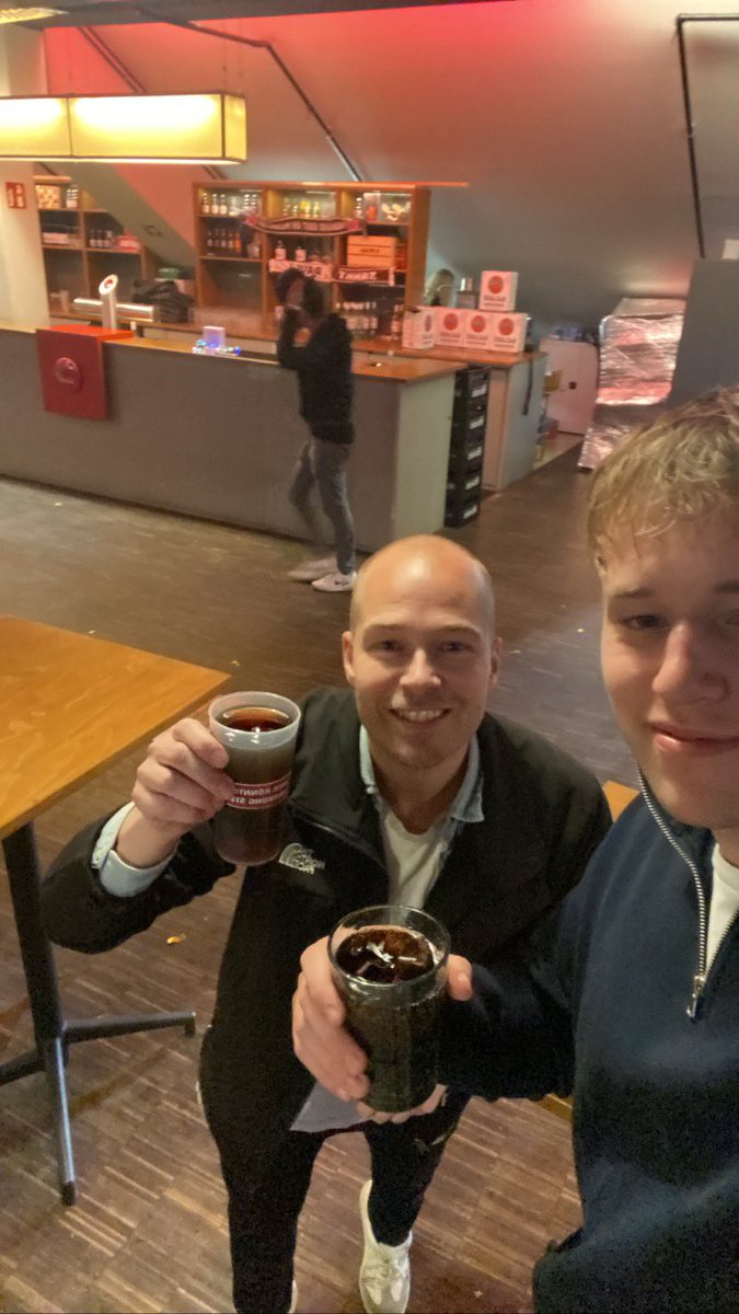zentio9's tweet photo. Med @mortenthuno og Co. Til Skt. Pauli kamp mod Nürnberg. 
Fantastisk stemning. Vi elsker Bundesliga på viaplay! @JonasSchwartz75 https://t.co/egHvXk628n