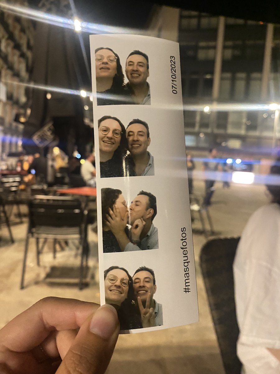jaaaraaaaa's tweet photo. chicos nos hemos encontrado estas fotos en el fotomaton del metro de plaça espanya ayudadnos a encontrar a estas personas!! twitter haz tu magia #masquefotos https://t.co/hQTOSJZjPT