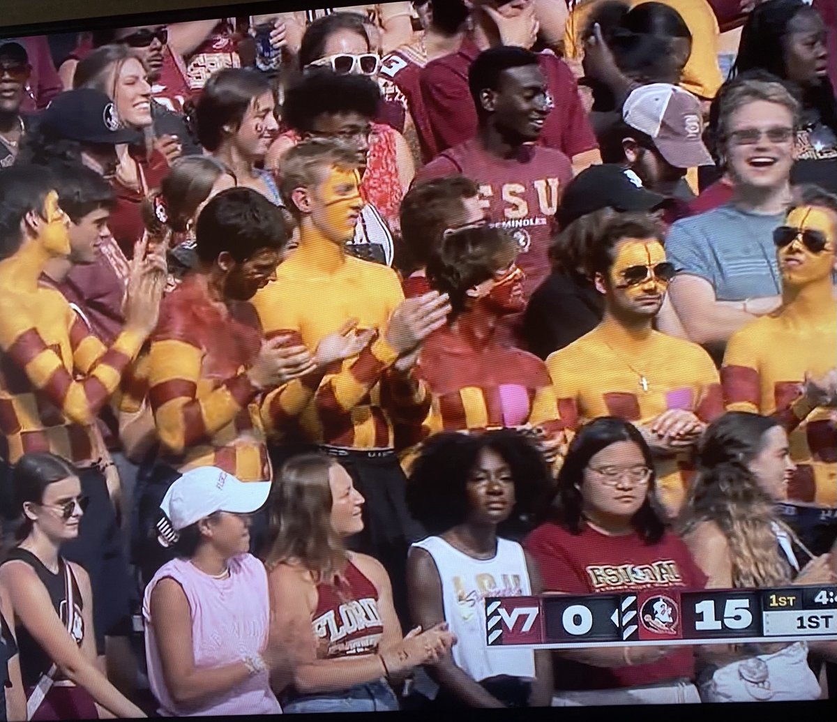 fun_4_fans's tweet photo. FSU Fans cheer #FSU #funforfans https://t.co/PuCAiGQ4bA
