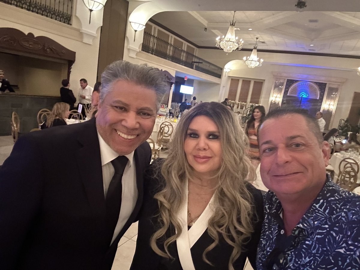 MOBILEMIKE_'s tweet image. #MobileMike #HappyBirthday Bina #ItsAParty #ThanksForAllYouDoForTheCommunity #AlwaysAGoodTimeHere #EnjoyYourMagicDay