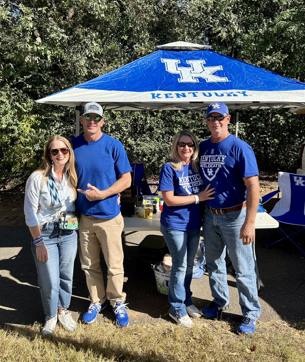 barryashley67's tweet photo. GO CATS!!!! Beat Georgia!!! https://t.co/vjnn83By4W