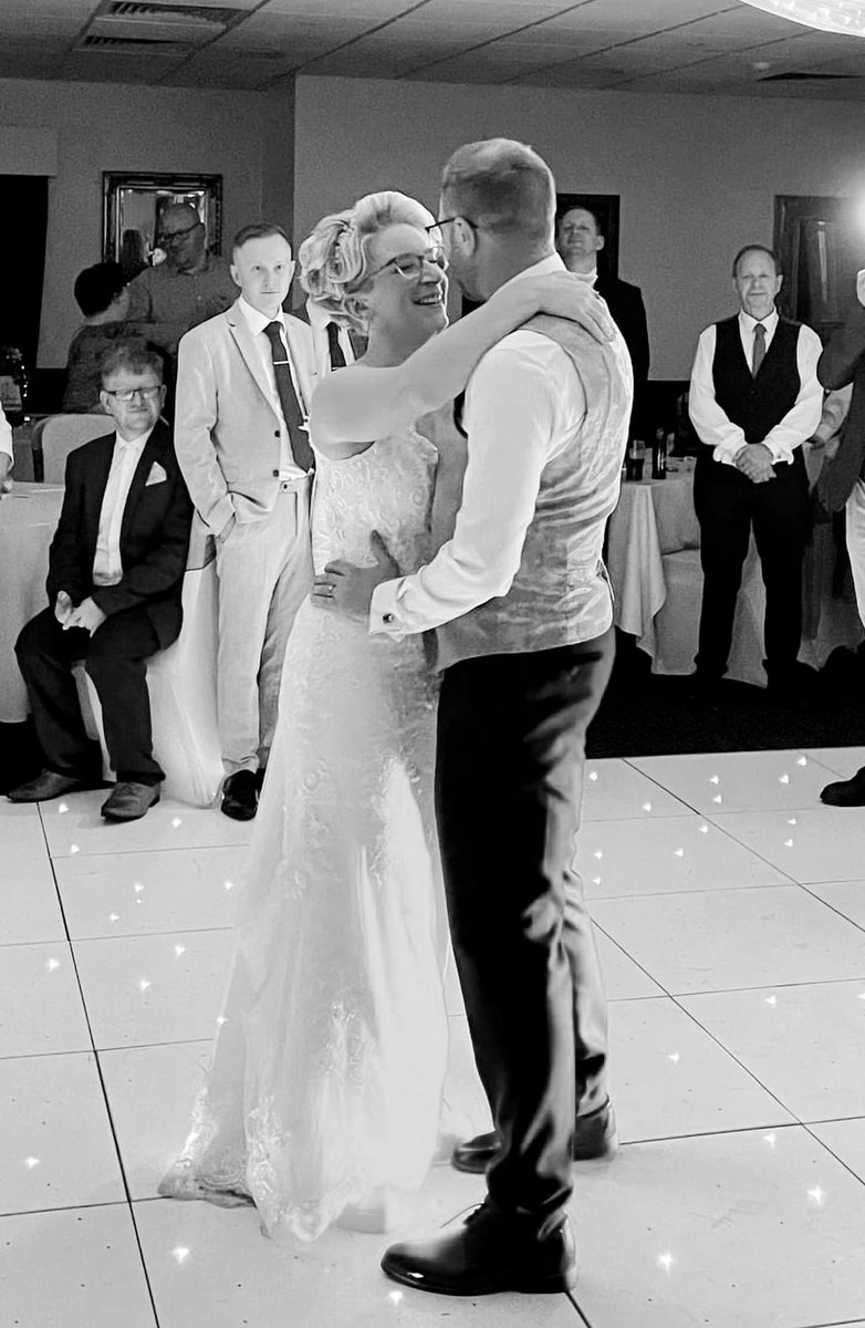 Liz Midwinter tweet media