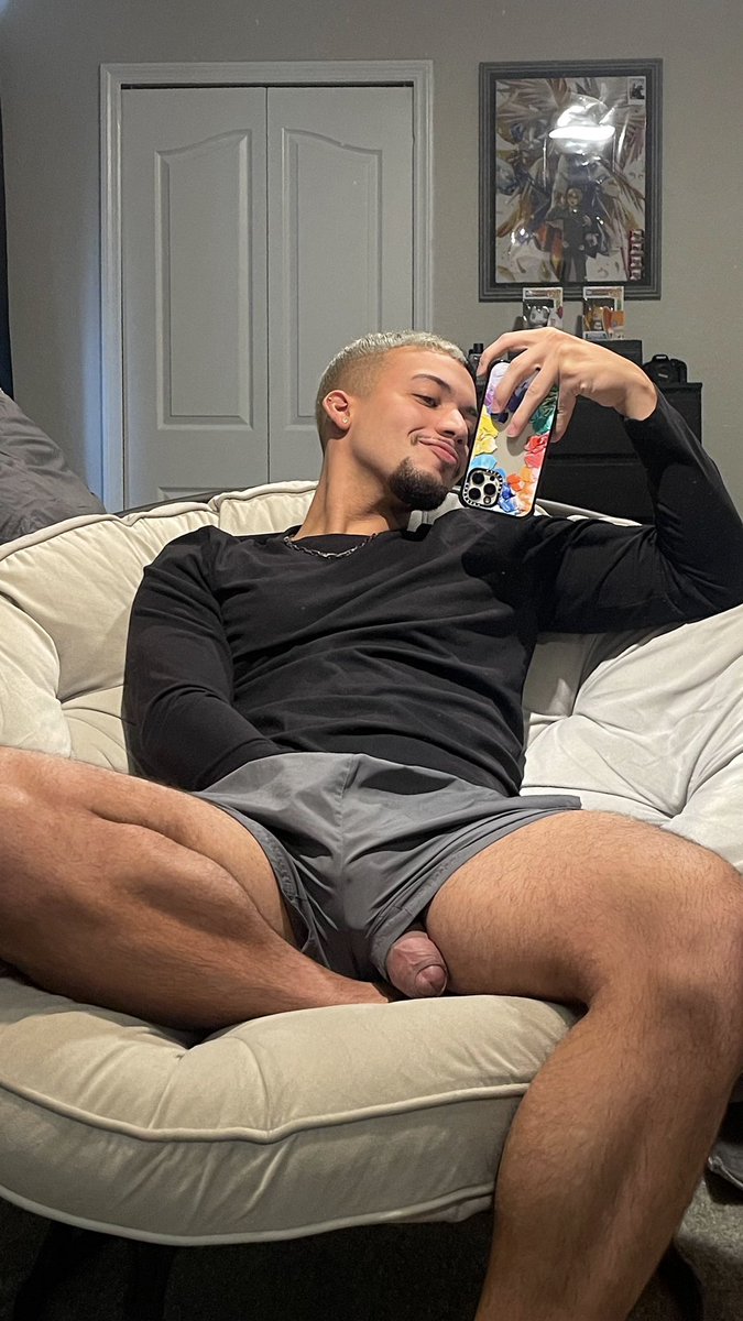 E X T E V A N tweet media