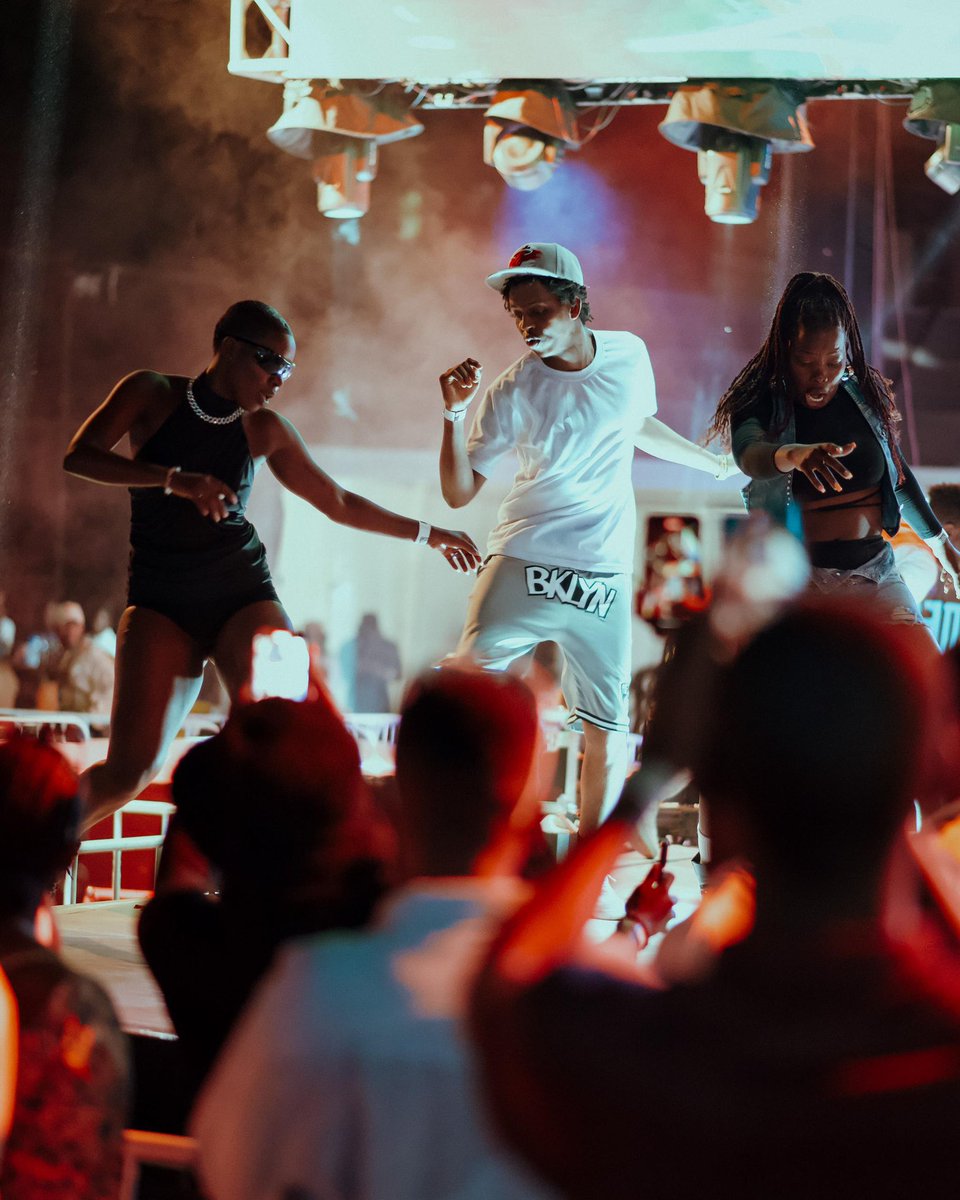 ChamaNation's tweet photo. The turn up is turning up🔥🔥🔥🔥

Kati Kati Grounds is full of smiles, vibes and fun tonight .. It’s all about Stunna Vibes !! 
#ChamaNationXYoungStunna https://t.co/NLnqzkYhlL