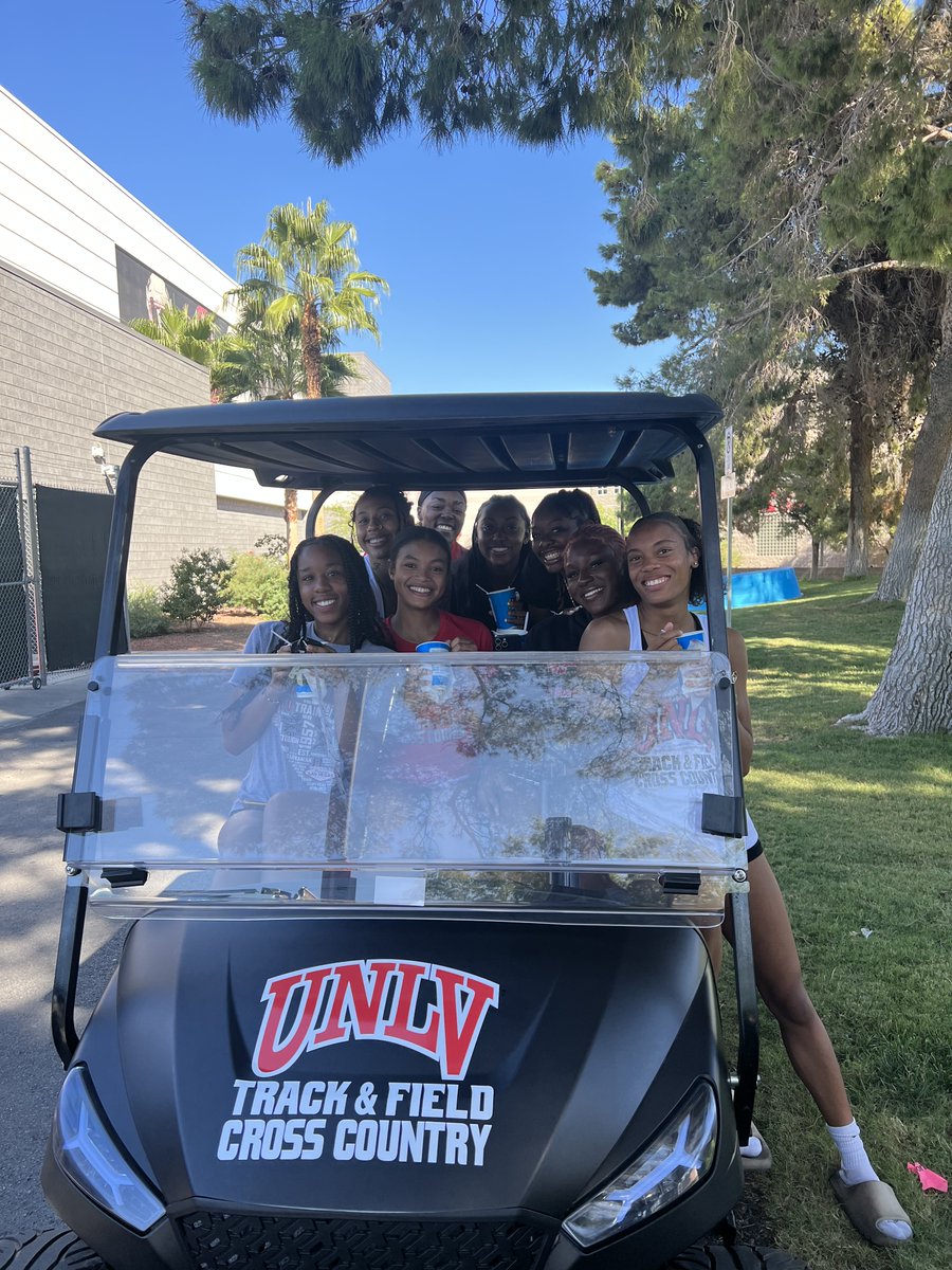 unlvtfxc's tweet photo. Saturday Chill Vibes #BrickByBrick 🧱 #BeARebel #SmileItsContagious https://t.co/CFGVBKu9w6