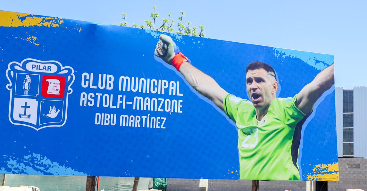 FedericoAchaval's tweet image. El Club Municipal Villa Astolfi - Manzone llevará el nombre de Dibu Martínez, un deportista que nos llevó a lo más alto y que es la inspiración de miles de chicos en todo #Pilar 🧤🇦🇷

Hoy nos encontramos con familias de las dos localidades para recorrer este espacio que pensamos…
