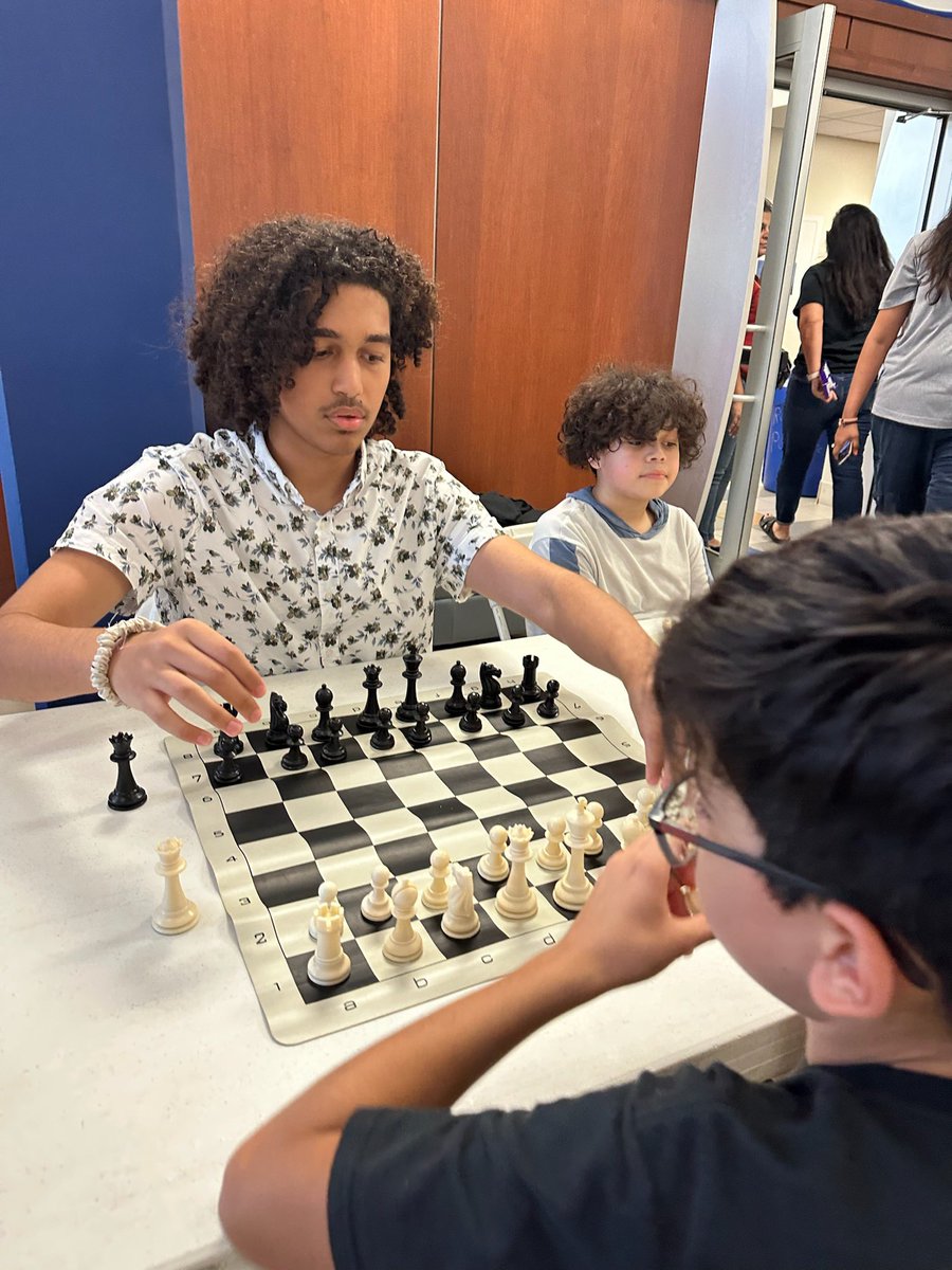 rubendariomcs's tweet photo. Awesome job, chess champs! 🏆 Keep playing, keep learning &amp; you'll be unstoppable! 🚀♟️ @MDCPS @MDCPSCentral @SuptDotres @JuanCarlosBoue @MDCPSChess @MDCPSTitleI #CougarPride 🐯 #dpvils #YourBestChoiceMDCPS https://t.co/uDmi9iqSeV