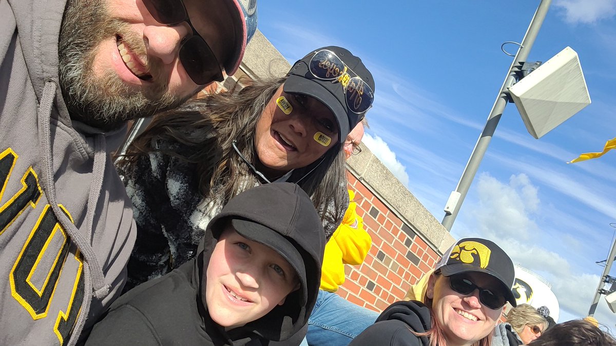 badassmoose's tweet photo. Happy Birthday Kinnick Duitsman!
9 looks good on you

#fightforiowa #homecoming2023 https://t.co/Y44NH1J9pw