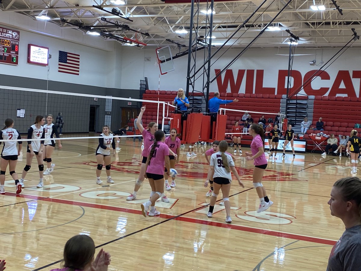 BHS Ladycat JV volleyball team takes 1st place in their home tournament. Way to go Ladycats!