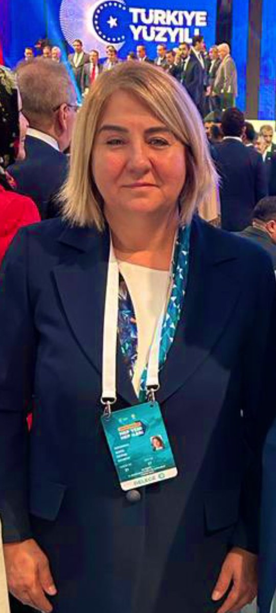 4. Olağanüstü Büyük Kongremizde AK Partimizin MKYK üyeliğine seçilen Genel Merkez Seçim İşleri Başkan Yardımcısı Sn. <a href="/serpilkavrak/">Av.Serpil Kavrak</a> hanıma hayırlı olsun dileklerimi iletiyor, başarılar diliyorum.
#TürkiyeYüzyılı 
#HepYeniHepİleri
<a href="/RTErdogan/">Recep Tayyip Erdoğan</a>