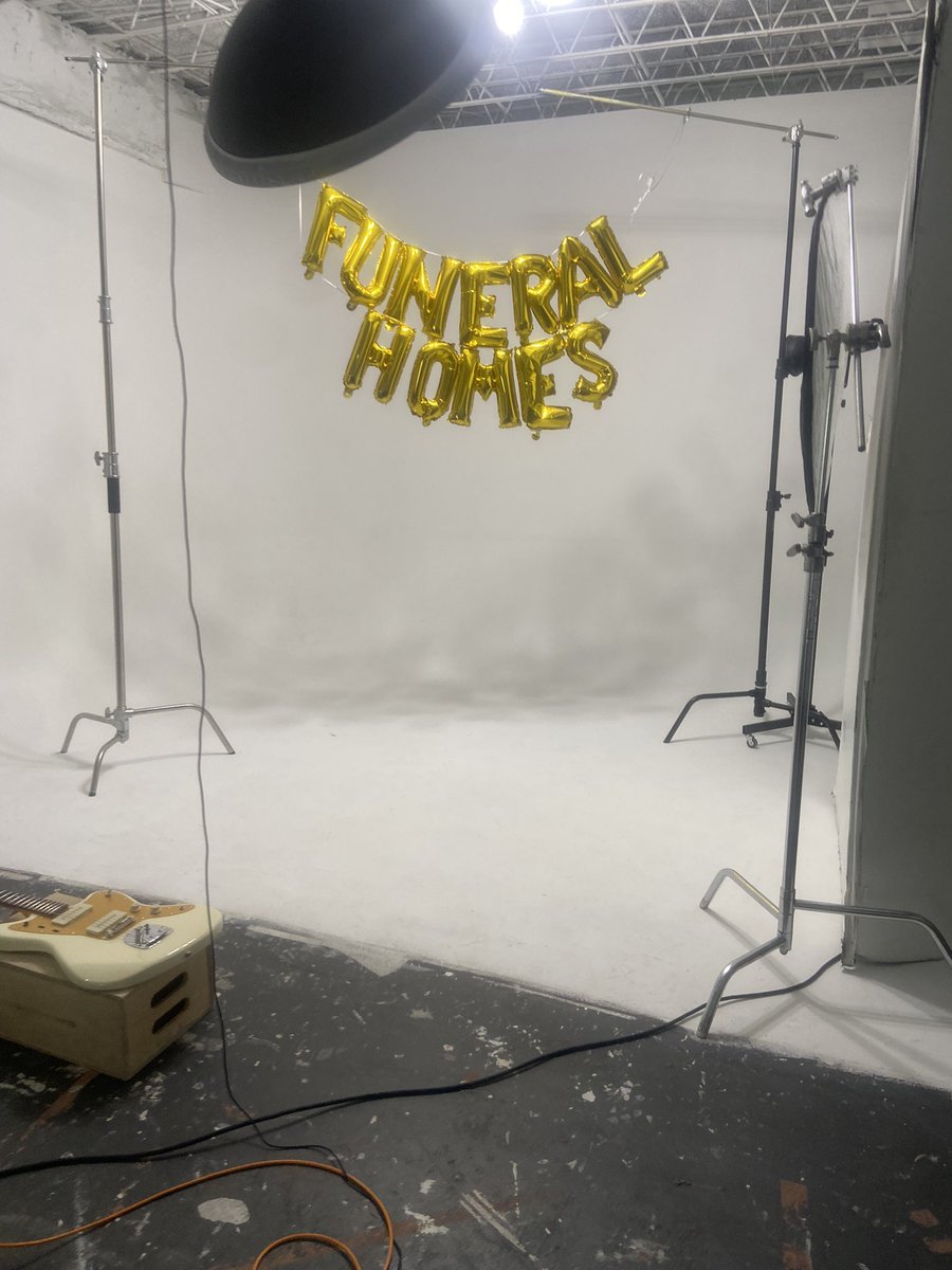 funeral homes shoegays band (@funeralhomesss) on Twitter photo 