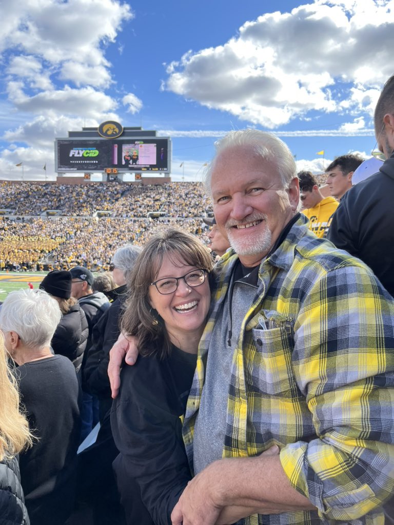 CirceStumbo's tweet photo. Go Hawks! https://t.co/PYLsxujvQN