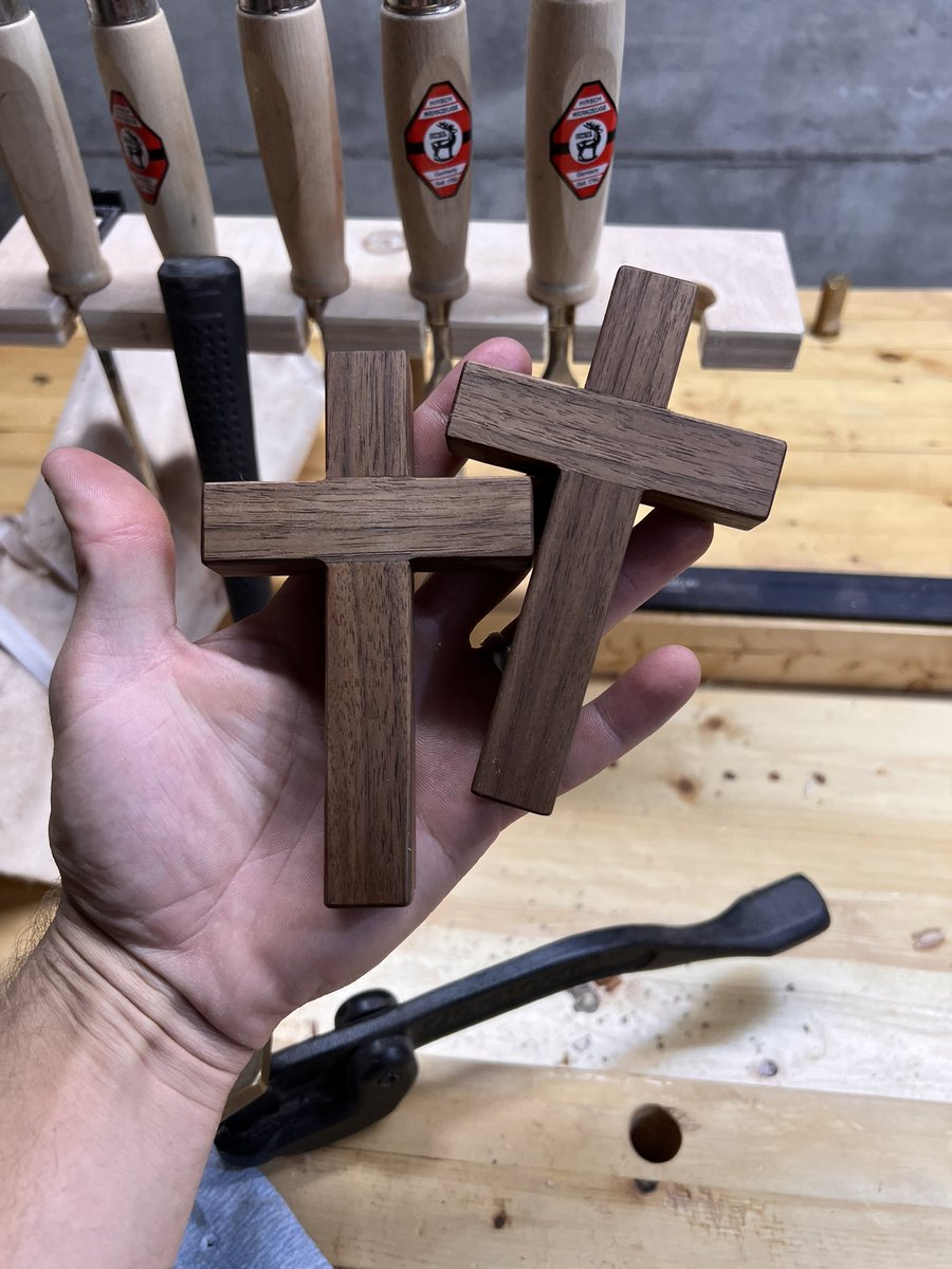 Been doing a few more western crosses lately. Handheld walnut crosses, finished with foodsafe Odie’s oil.