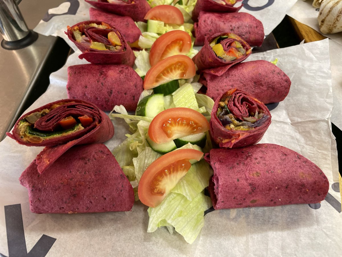 ChefRhys88's tweet photo. Another open evening at @OaksParkHighSch @SchoolCatering https://t.co/eCwKmhIJeZ