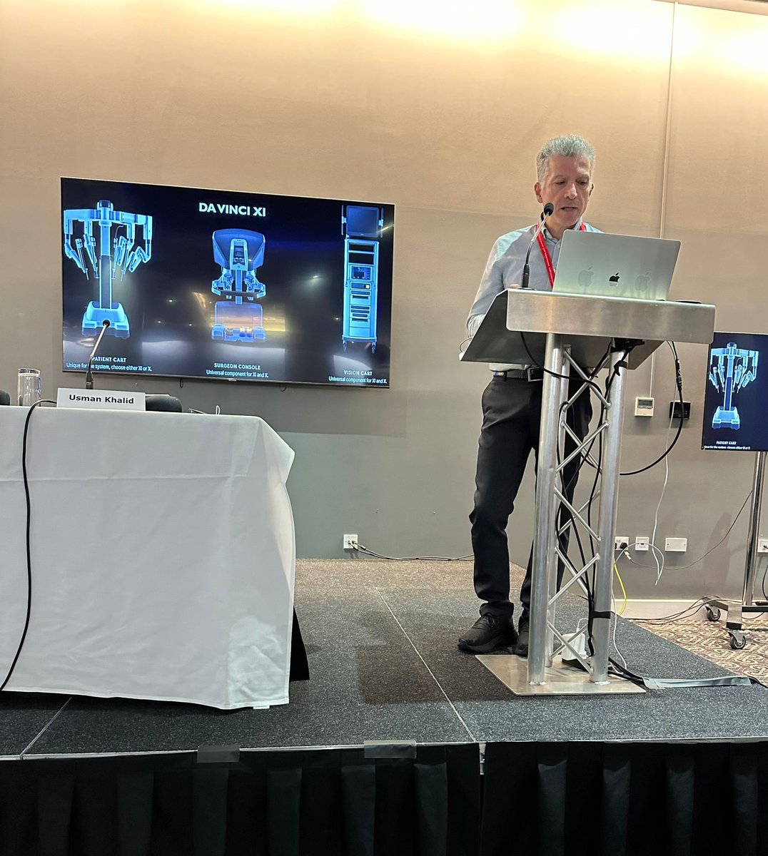 UsmanTransplant's tweet photo. @AeliyaZ @LoukopoulosI @NHSOrganDonor @TransplantMaple @NizamMamode Indeed. Thank you @LoukopoulosI for sharing the largest experience of robotic donor nephrectomy in the UK with us! The robotic session was simply amazing. https://t.co/QIjsVWIBXT