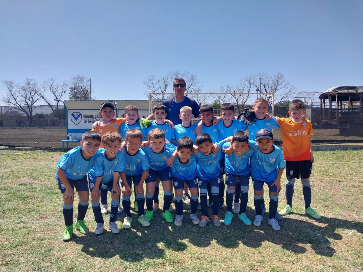 OficialAMSyD's tweet photo. #Infantiles Este sábado se jugó la primera fecha de la Copa de Oro de Liga Rafaelina de Fútbol, donde visitamos a Peñarol. Las categorías puntuables obtuvieron los siguientes resultados:
- 2012: 1 a 0 (Samuel Bravo).
- 2011: 2 a 0 (Ciro Boetto y Bruno Khun). https://t.co/A9ynmaC3pQ