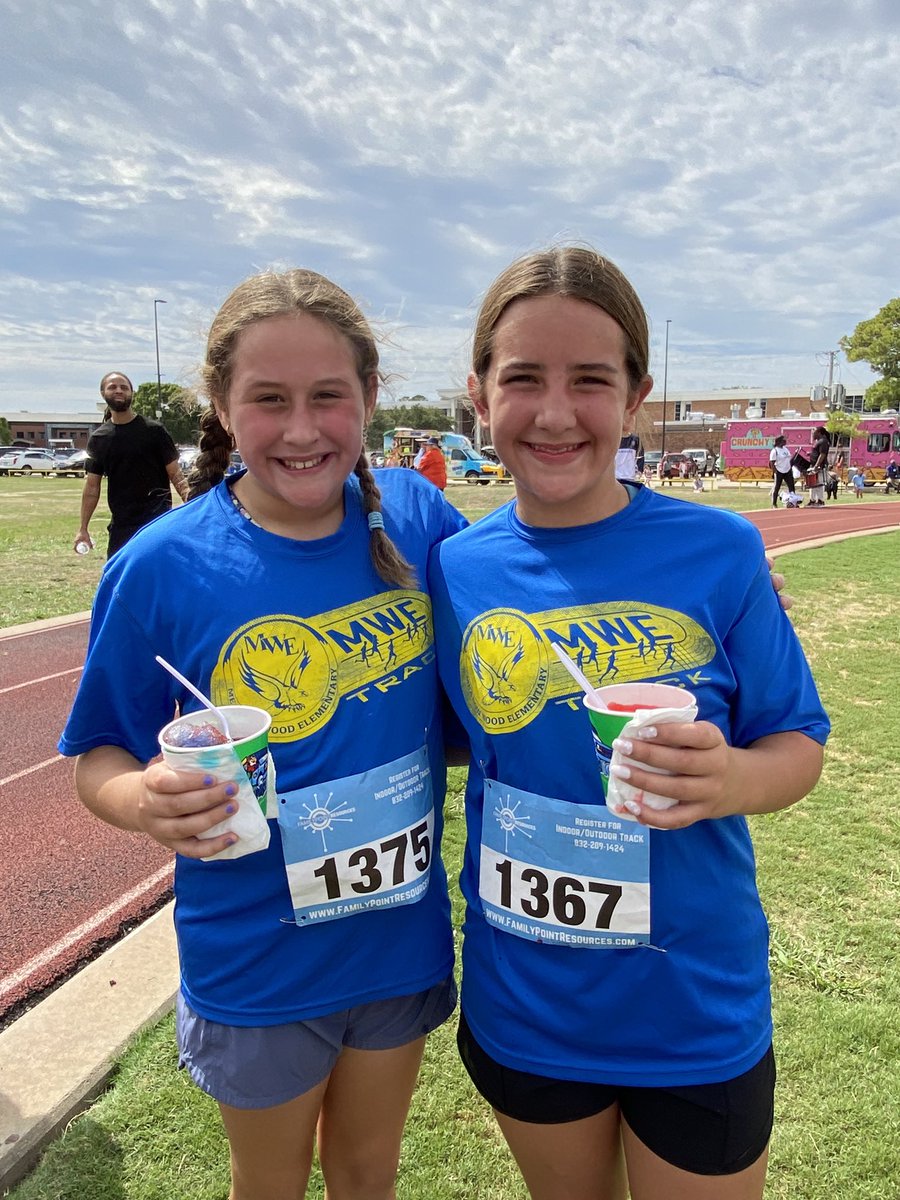 MWE_HF's tweet photo. Huge congratulations to these awesome Eagles that ran in the @Family_Point Hay Bale X Country Race today!!All ran a great race and should be should be proud of themselves🤩🏃🏼‍♀️🏃🏽‍♂️@MeadowWoodSBISD @sbisdathletics @SBISD_HFDept https://t.co/4I26JBw3XV