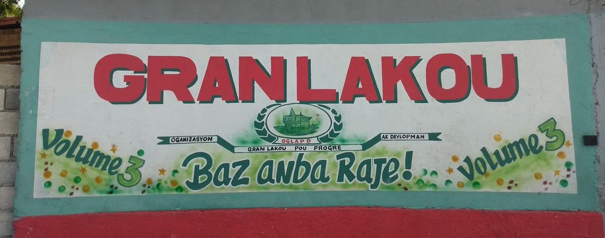 HatiInfos1's tweet photo. Ogznizasyon Gran Lakou  ki
chita kòl bwa véna, deside akonpanye plis
pase 900 fanmi ,Òganizasyon sila distribiye plizyé kit bay refijye yo,ki te viktim anba zak vyolans 
Nég ak Zam nan kafoufèy ,kék nan viktim yo ki te oblije Al pran 
refij nan lekòl nasyonal Kölbe Lochard , https://t.co/dk0LOYQ2NM