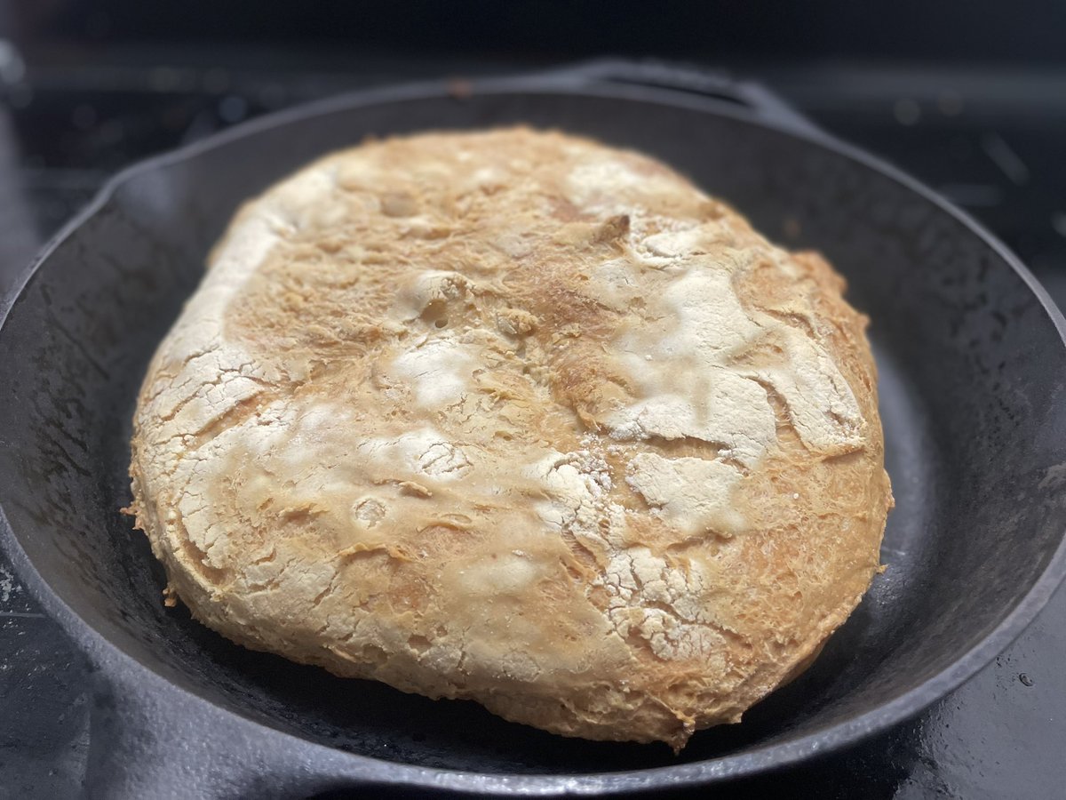 AntoniotheVoice's tweet image. I made some rustic bread cause I can. If you could make bread this amazing whenever you wanted, you would too. Don’t lie.

#bread #rusticbread #rusticitalianbread #baking