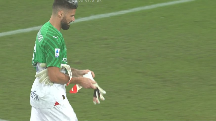 MilanPosts's tweet photo. MAGIC OLI GIROUD https://t.co/Q4Ijxo307G