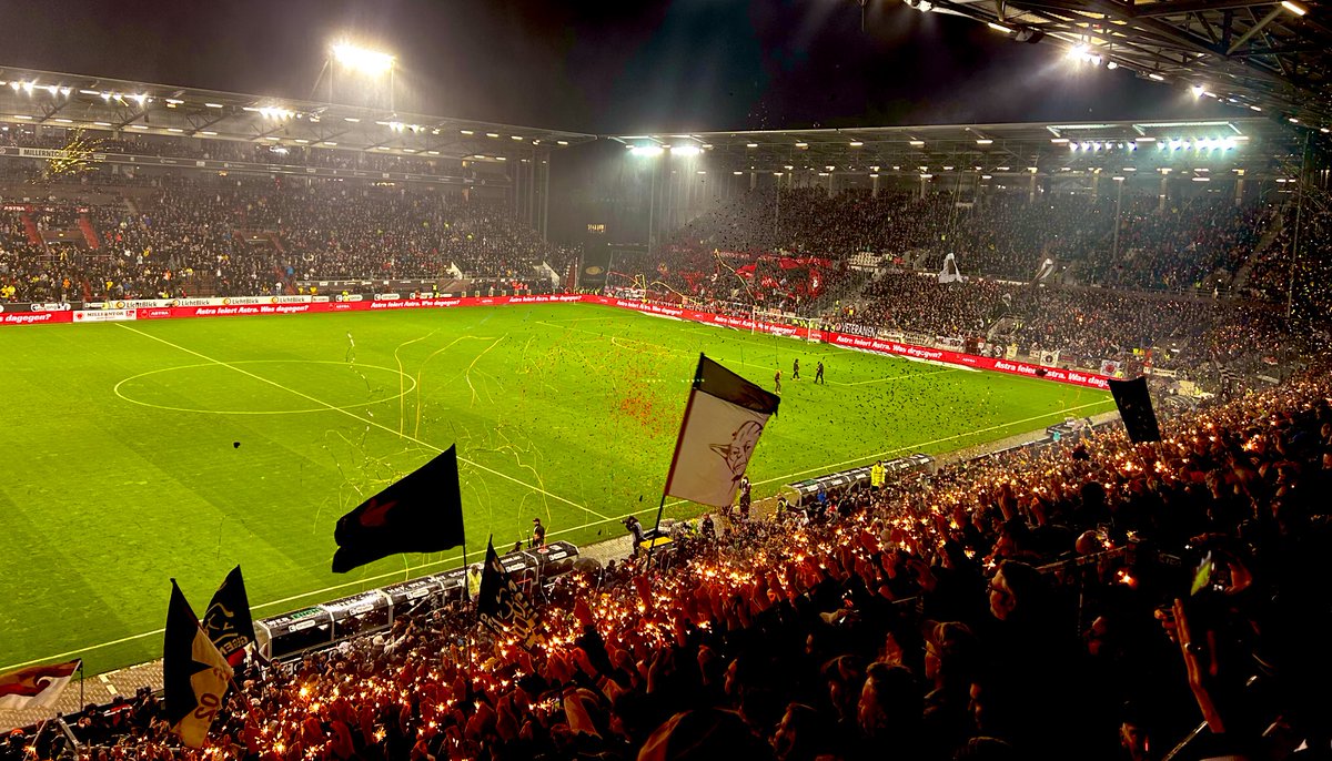 MillernTon's tweet photo. Freude schöner Fußballzauber -
das ist unser Sankt Pauli!
Zuckerpässe, Zaubertore - 
Fußballgötter allesamt.

Kurzpassspiel und Übersteiger - 
so kriegt das nur einer hin!
Freude schöner Fußballzauber -
das ist unser Sankt Pauli!

Schönes Restwochenende, Spitzenreiter! #FCSP https://t.co/Dc1H9JLbrN