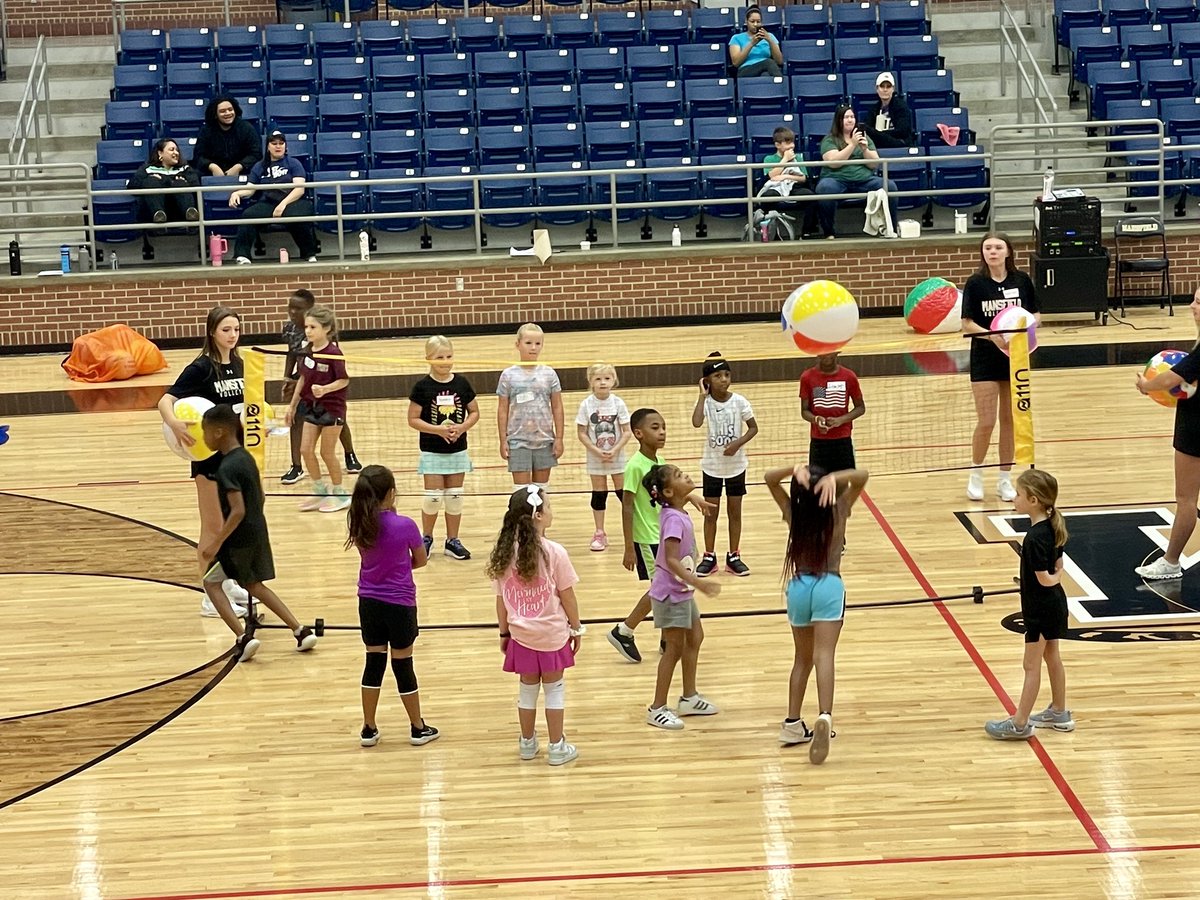 Mansfield_Vball's tweet photo. Our Future Tiger Volleyball Clinic was a HUGE success this morning! Loved seeing our JV and varsity athletes coach up 120+ of our #futuretigers - so much fun for all! #futureisbright #themostfun #mhsvolleyball2023 💛🏐🖤 https://t.co/kUMiRbdnSL