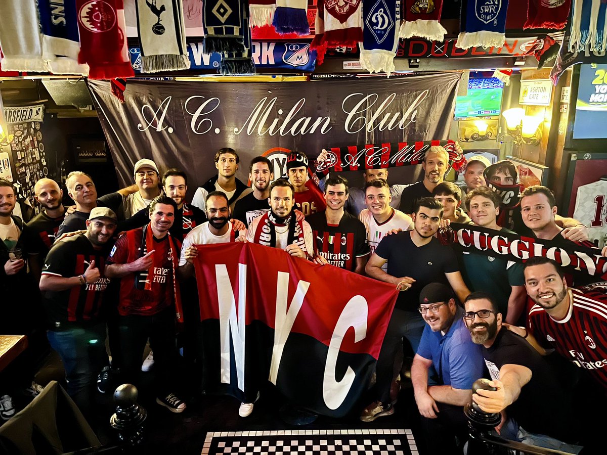 ACMilanNYC's tweet photo. COME. ON. BABY!!! L’ha parata Giroud! Thank you all for coming! Grazie a tutti! 🔴⚫️🗽 #forzamilan @FFactoryNY #sempremilan #acmilan #milanisti #rossoneri #calcio #USA #askMilanTV https://t.co/SGXISuXllp