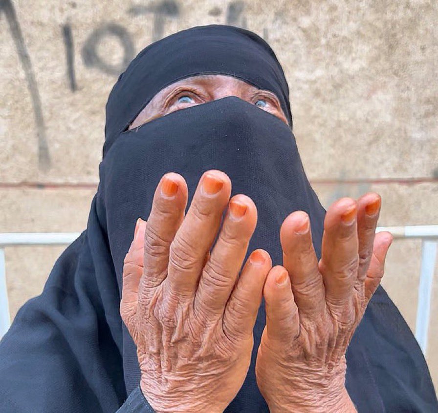 cx4Z7rOWa9EyQBp's tweet photo. تكفون ينسانا مابقى الا القليل من الديه 

 #ام_شداد_تنخى_شعب_طويق https://t.co/EzWc52c5Lb