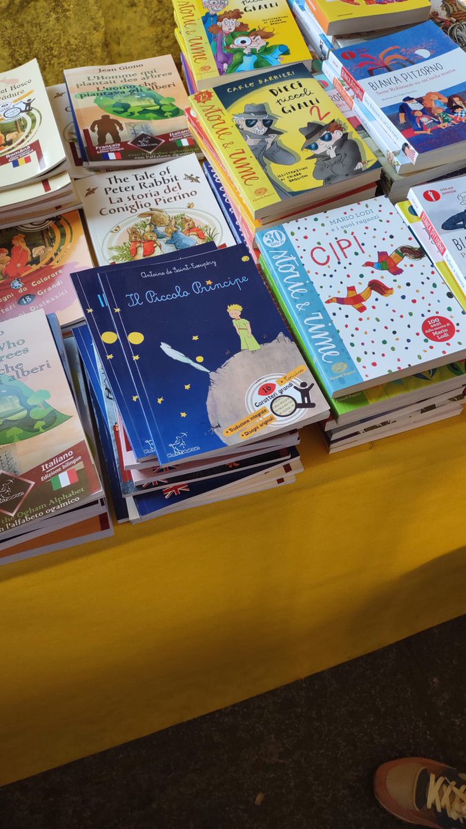 Oggi e domani, 7-8 ottobre 2023, i nostri libri sono a <a href="/PorticidiCarta/">Portici di Carta</a>, sotto i portici di Torino.

c/o libreria La Casa delle Note, banco in P. za S. Carlo, 191

c/o libreria Belgravia, banco dedicato alla poesia, in via Roma 116

#libri #porticidicarta #libribilingui #poesia