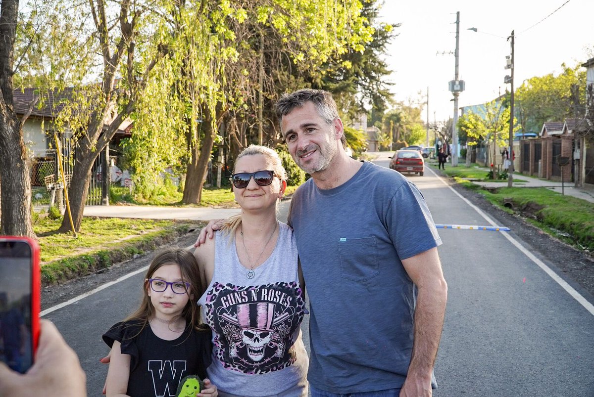 FedericoAchaval's tweet image. Hoy caminamos por las nuevas obras que hicimos en el barrio #LaCautiva de #PresidenteDerqui.

Le dijimos a sus vecinos y vecinas que #VamosPorMuchoMás porque queremos que todas nuestras localidades sigan creciendo.
