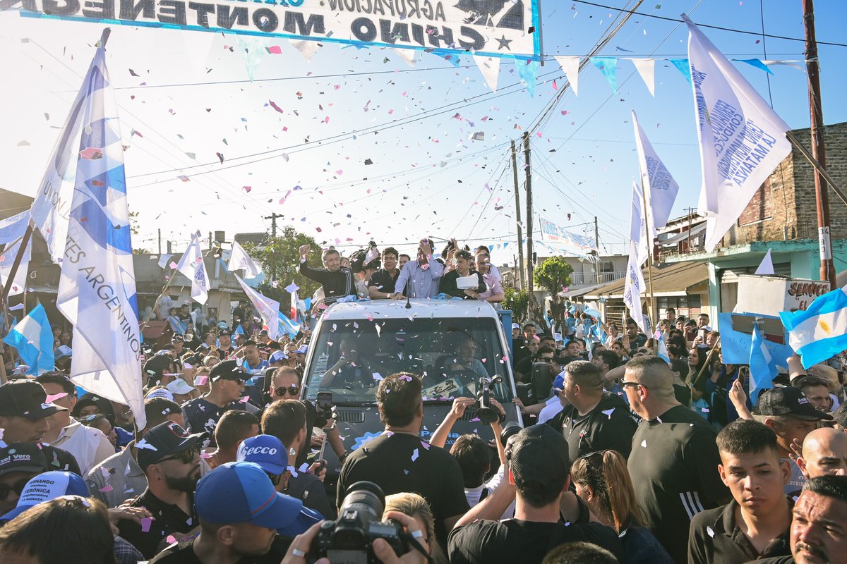 Kicillofok's tweet image. ¡Qué mejor lugar para terminar esta gran recorrida junto al pueblo trabajador que la capital del peronismo, La Matanza! 

Vamos a defender el trabajo, el salario, la distribución del ingreso, la producción, la salud y la educación. 

Necesitamos un gobierno nacional que tenga las…