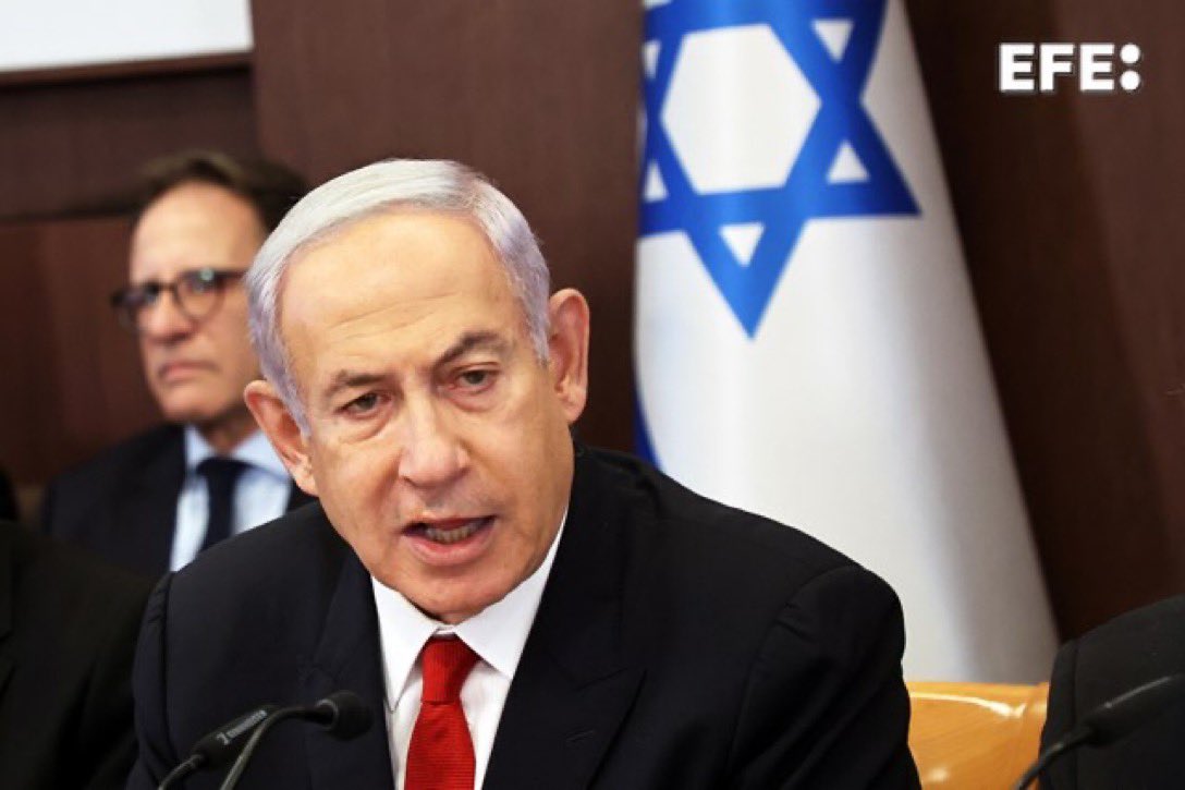 RCR750's tweet photo. #Conflicto el primer ministro de Israel 🇮🇱 , Netanyahu: "Todos los lugares donde está organizado Hamás los convertiremos en ciudades en ruinas". 
"Yo les digo a los residentes de Gaza: salgan de allí ahora mismo, porque actuaremos en todas partes y con todas las fuerzas". https://t.co/XXm6x81WBV