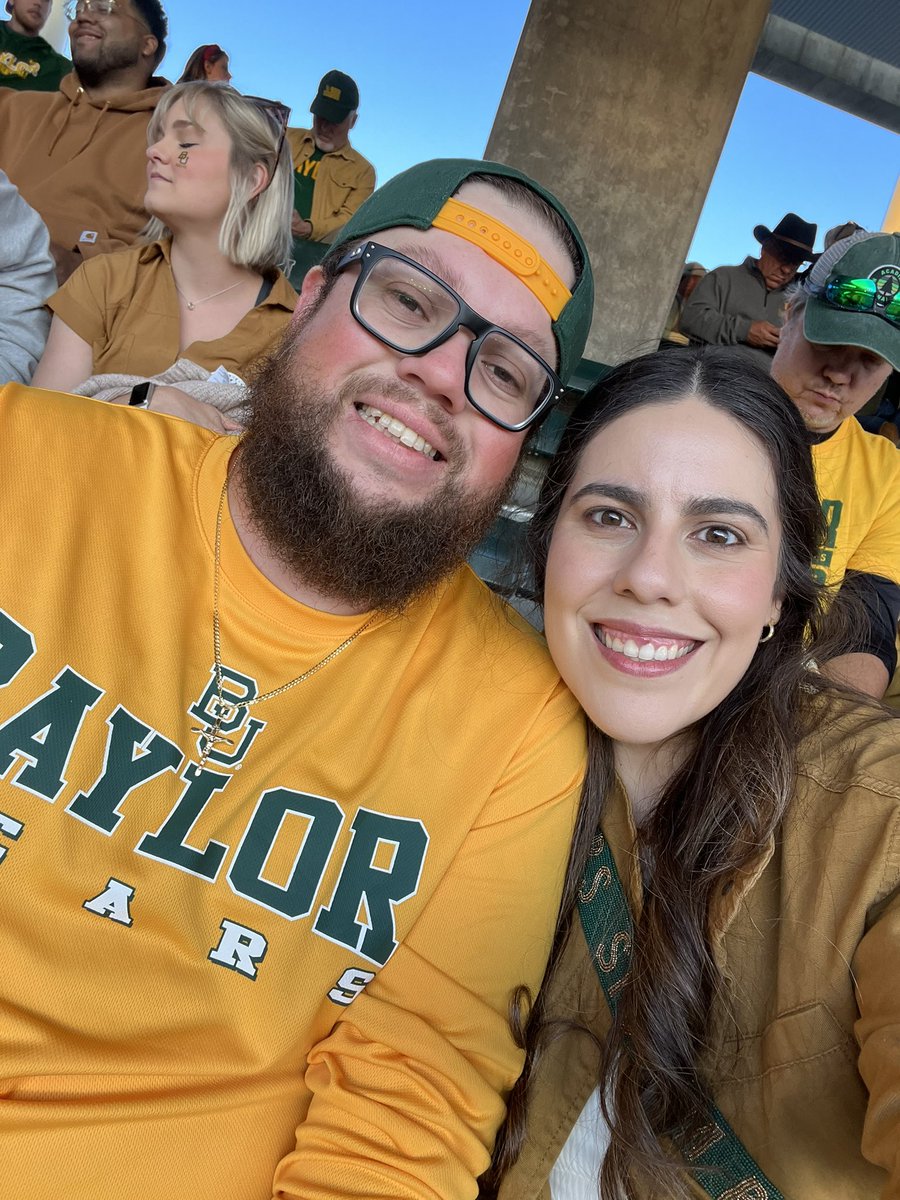 GabbyGLaRue's tweet photo. 🐻 #SicEm #SicTech #GoldOut https://t.co/UotywlsnJT