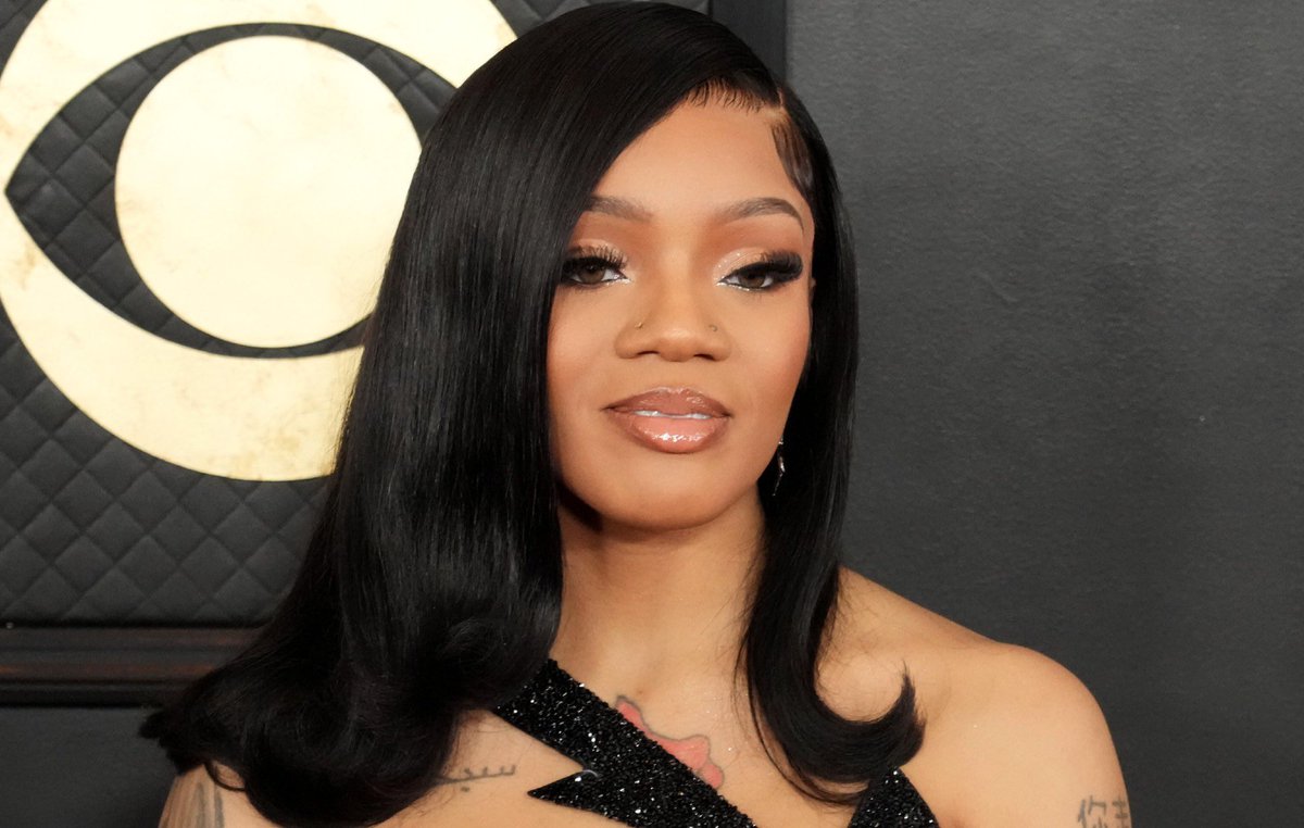 JT (from city girls) and Glorilla reportedly got into a fight backstage at the VMAS. 

- a witness alleged that Glorilla was seen throwing a drink and a purse at JT.