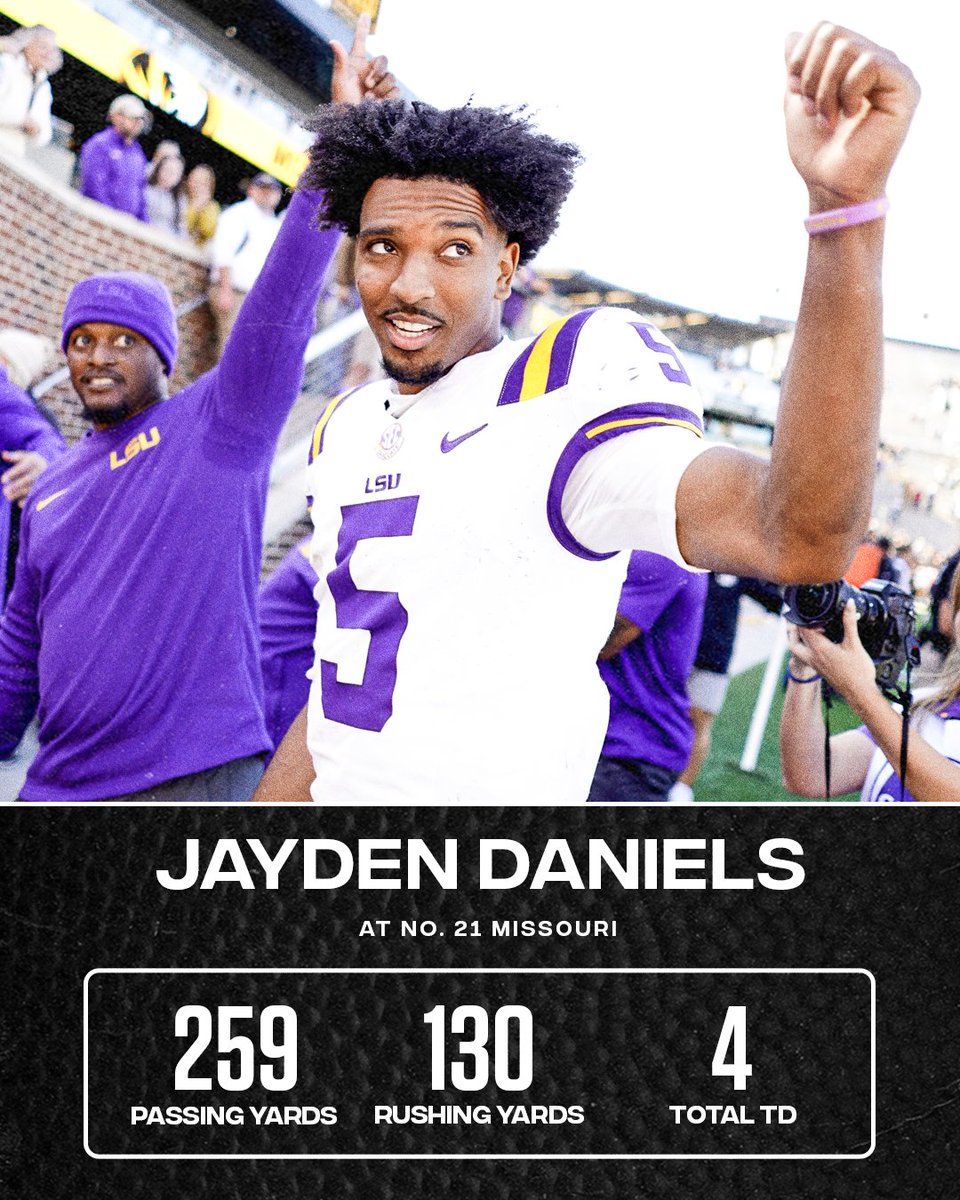 SECNetwork's tweet photo. Jayden Daniels had his FOURTH game with 4️⃣ TD responsible for 🔥

That's the most in the FBS 👀

@JayD__5 | @LSUfootball https://t.co/BbzwcuGPGO