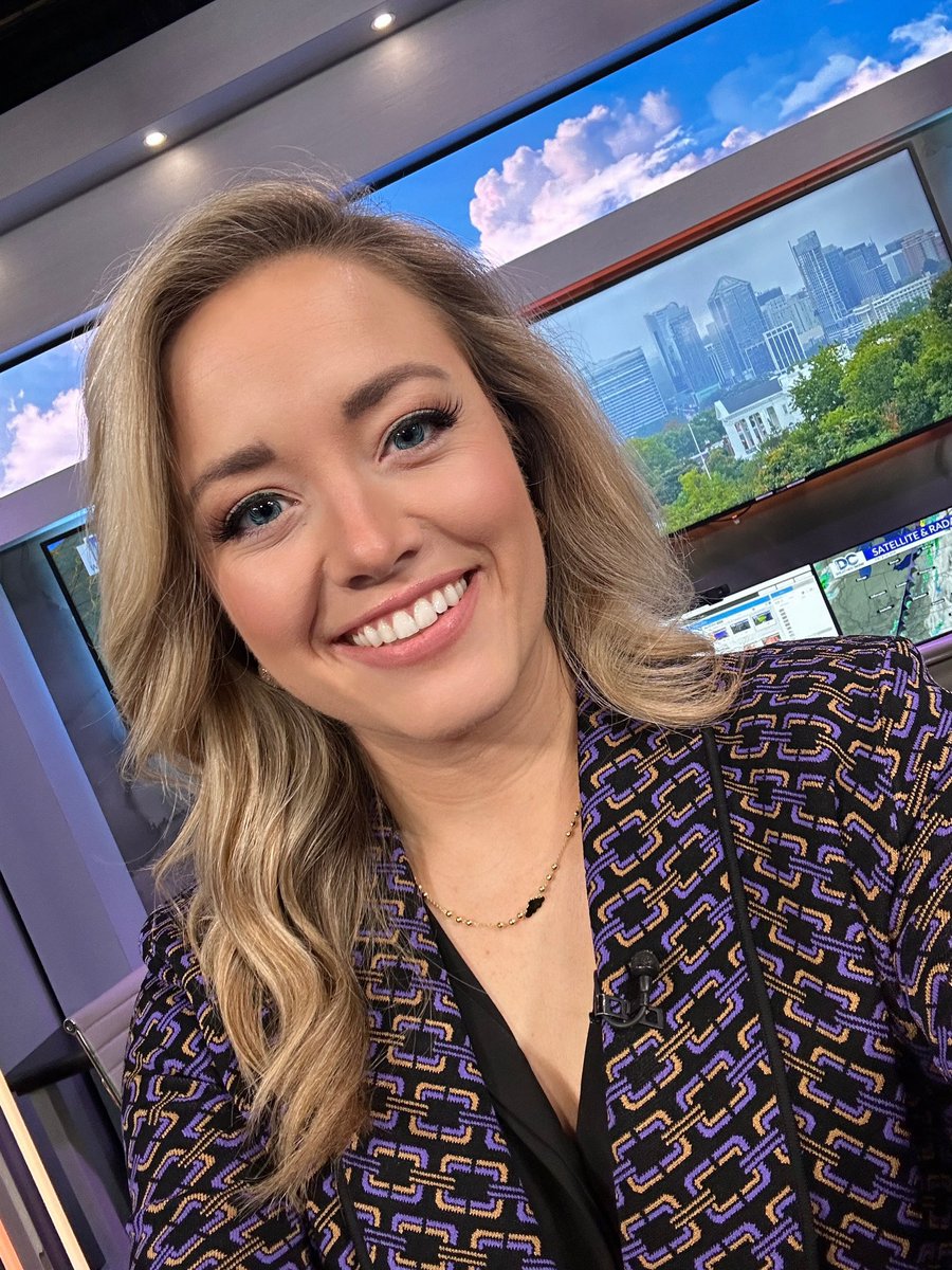 WeatherJackie's tweet image. Power suit appreciation post 💼🔮🔗✨👔 

#powersuit #ootd #dcnewsnow #morningshow