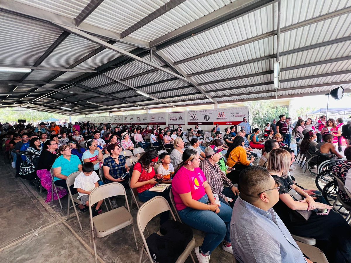 RayitoGaytan_'s tweet photo. Continuamos con la “Feria de Servicios para la Transformación” de Gobierno del Estado en Puerto Peñasco donde con mucho orgullo estuve presente. 

Seguimos atendiendo a nuestra gente, escuchandola y buscando soluciones para que continuemos transformando Sonora. https://t.co/q8llMBfkV0