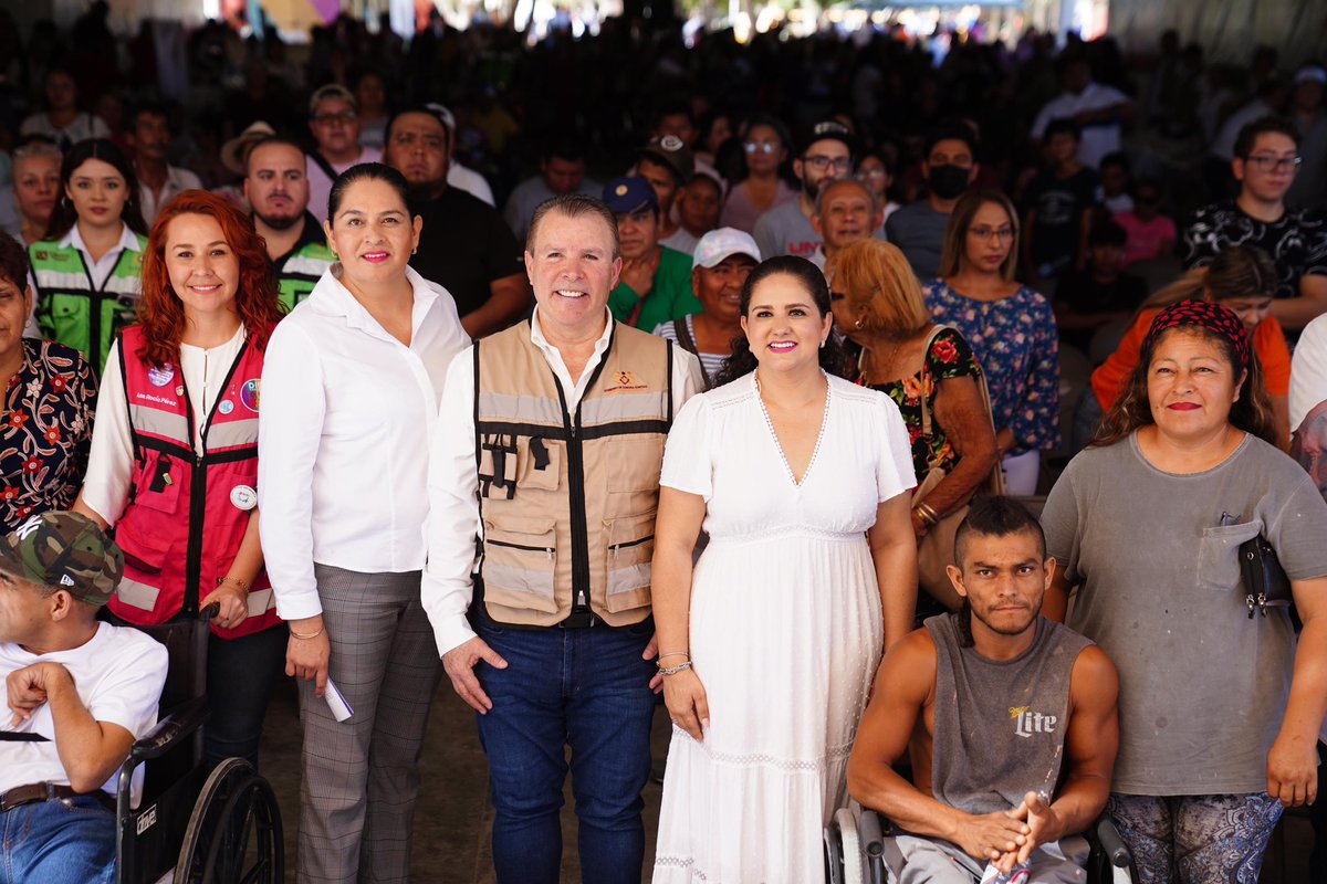 RayitoGaytan_'s tweet photo. Continuamos con la “Feria de Servicios para la Transformación” de Gobierno del Estado en Puerto Peñasco donde con mucho orgullo estuve presente. 

Seguimos atendiendo a nuestra gente, escuchandola y buscando soluciones para que continuemos transformando Sonora. https://t.co/q8llMBfkV0