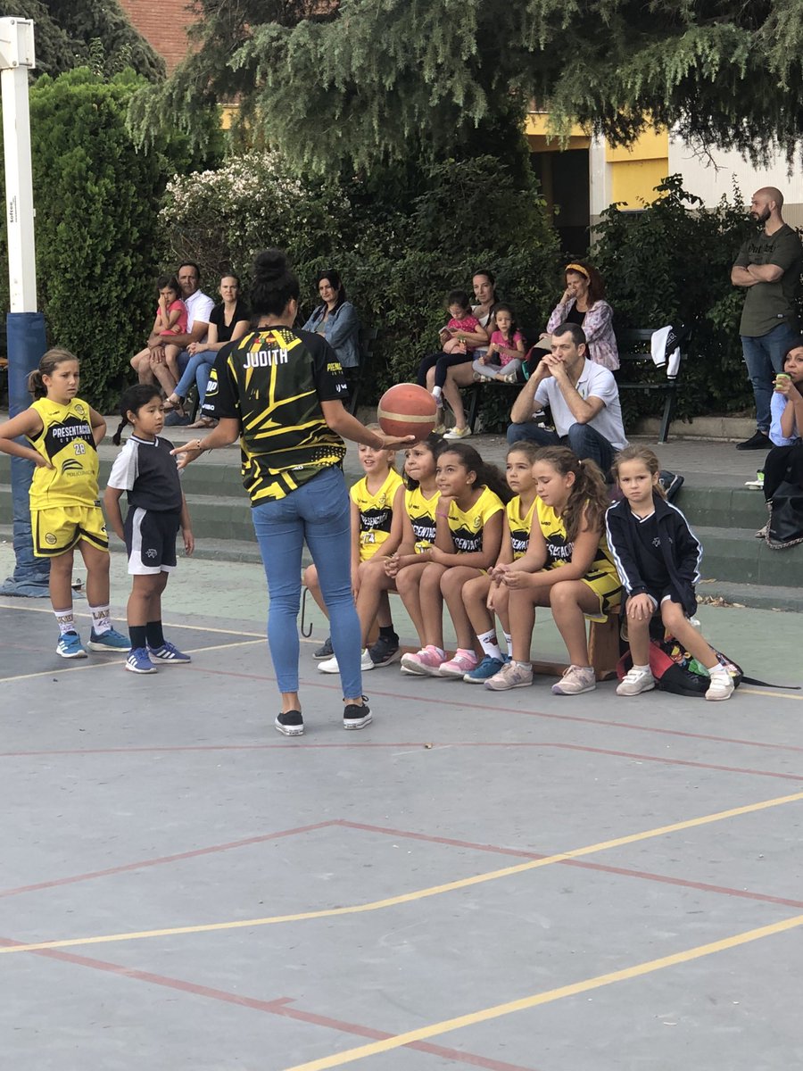 CDPresenGranada's tweet photo. Mañana de basket!!! Que nos gustan las mañanas asi!!🤩🤩
@tercetocomunica 

Con nuestros amigos de @BasketVegas @CB_LaZubia @GMASB_ _ 👏🏻👏🏻 https://t.co/6djz3nm98Z