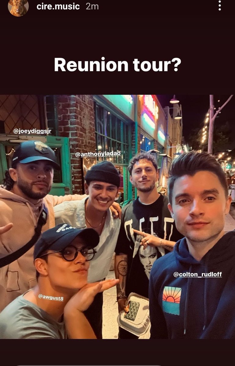 Coltongirlhardt's tweet photo. So this is what it feels like to be attacked 🥲❤ @ItsMidnightRed really be messing with my feelings the past 18 hours. Forever my number ones❤✨ i'm gonna need another moment... #MidnightRed https://t.co/Mm3gRkWpoF