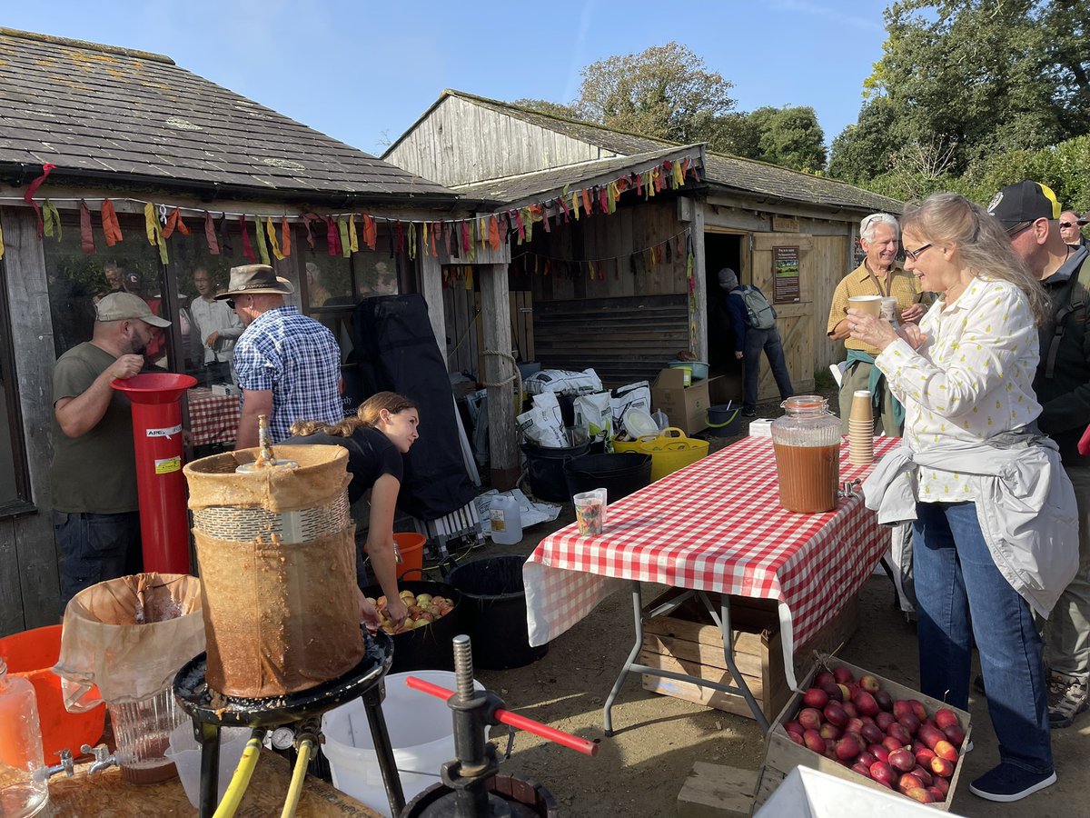 23 coaches headed  to the .... gardens today !  Thank you <a href="/HeliganGardens/">The Lost Gardens of Heligan</a> for welcoming our <a href="/BBGuides/">British Guild of Tourist Guides</a>  &amp; guests from <a href="/VikingCruises/">Viking</a> 🚢 calling to <a href="/HarbourFalmouth/">Falmouth Harbour UK</a> Apple 🍎 pressing was popular !