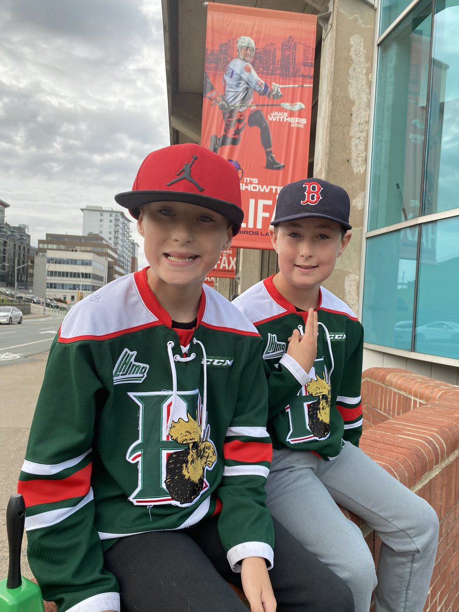 RebeccaRoseB1's tweet photo. #GoMooseGo https://t.co/AXq0WhGNFl