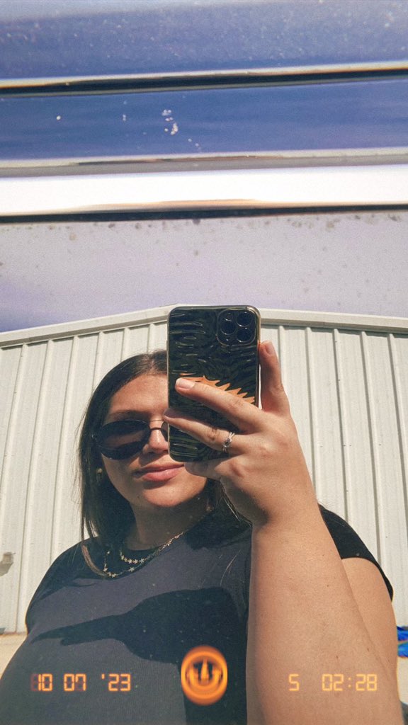 Baylee_Marie's tweet photo. pretty girl swag https://t.co/MwbFJjQRRj